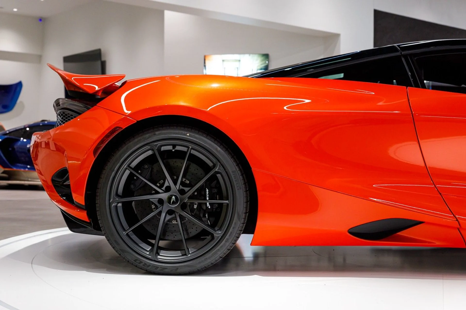 mph003_2375412271_628_p4_l_0ab939a37f