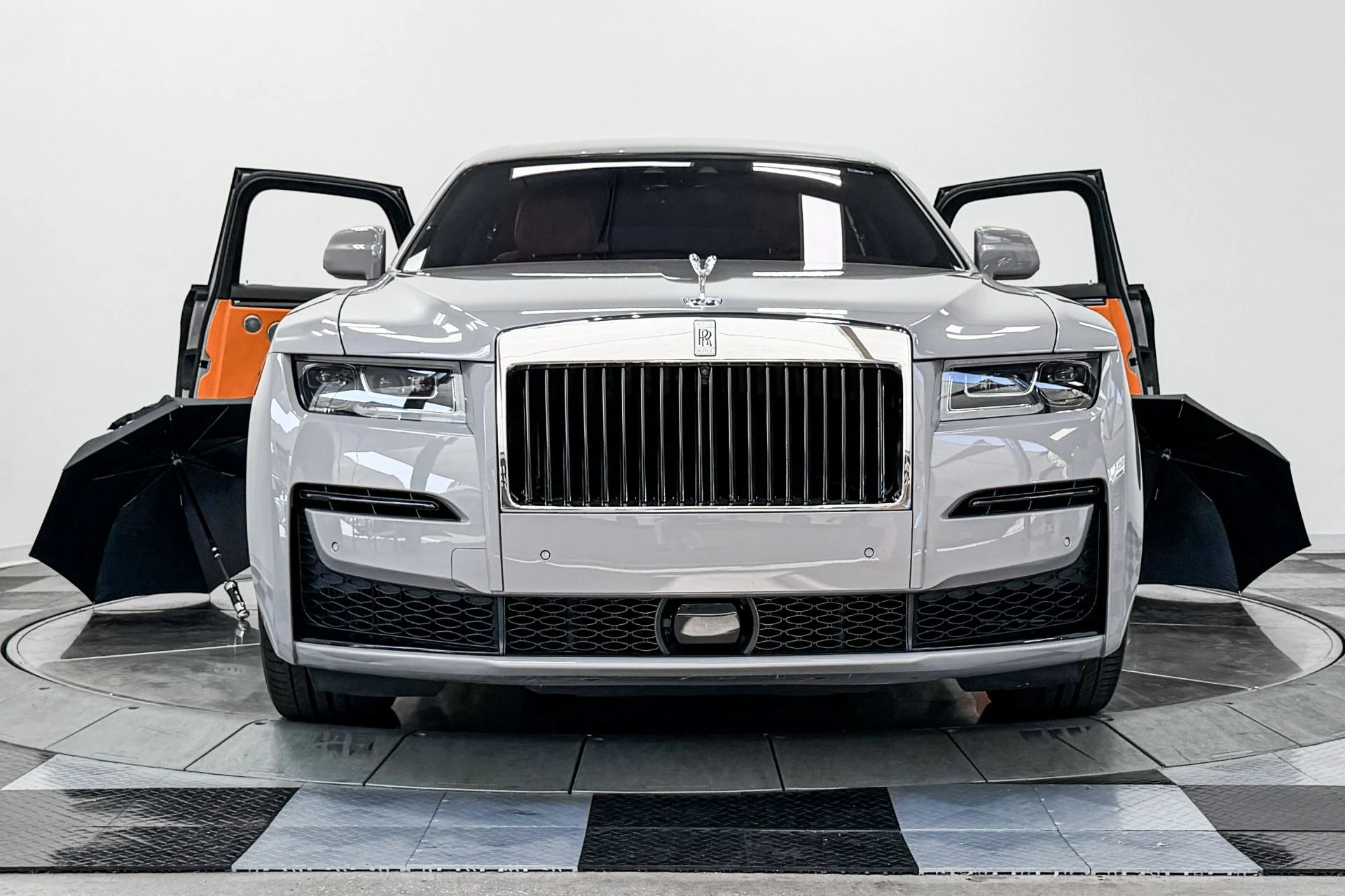 mph003_2378243616_Used_2022_Rolls_Royce_Ghost_The_Ghost_Package_Bespoke_Audio_Illuminated_Fascia_1785265086_ac2319dbf8