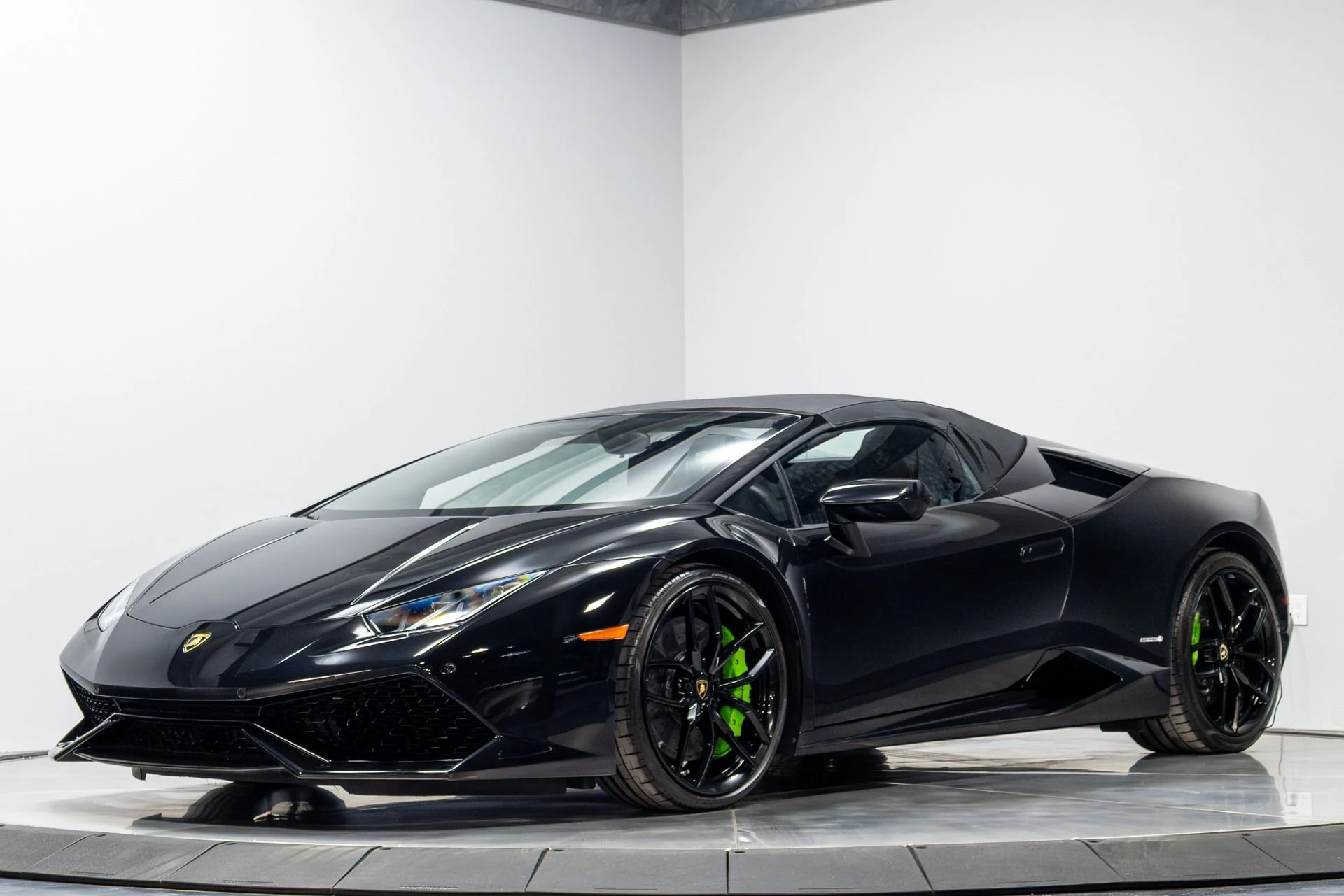 mph003_2380460384_Used_2017_Lamborghini_Huracan_1775865662_a85ae0dd3f
