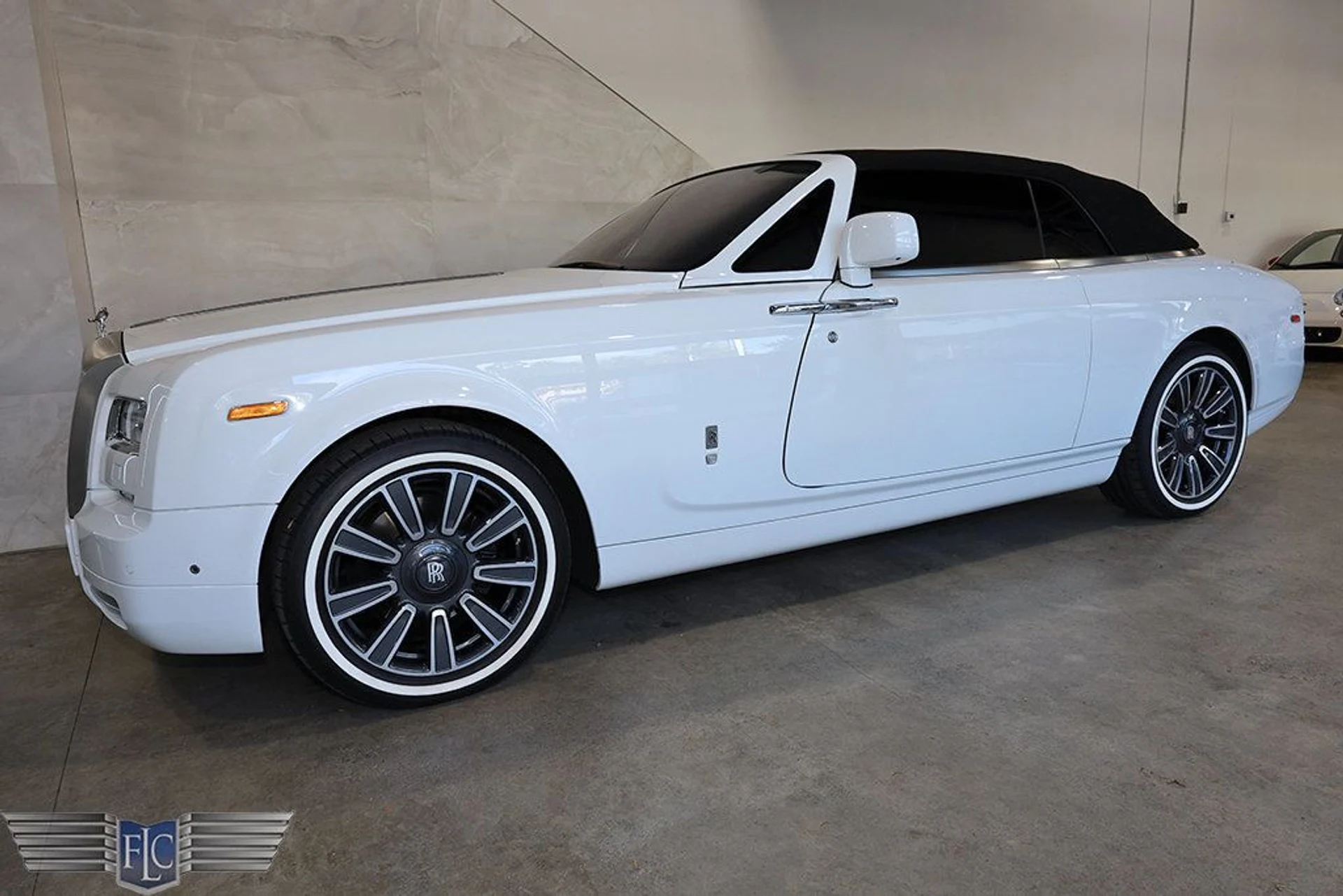 mph003_2382536054_used_2017_rolls_royce_phantom_drophead_covertiblefinaledition_9689_22834890_4_1024_1f43634f89