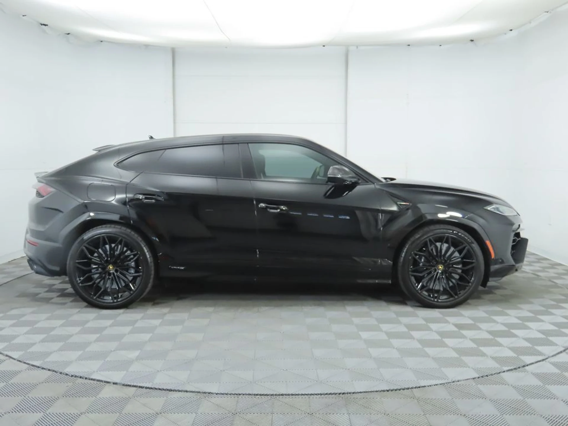 mph003_2385838829_used_2025_lamborghini_urus_seawd_8119_22939626_4_1024_42cb155f96