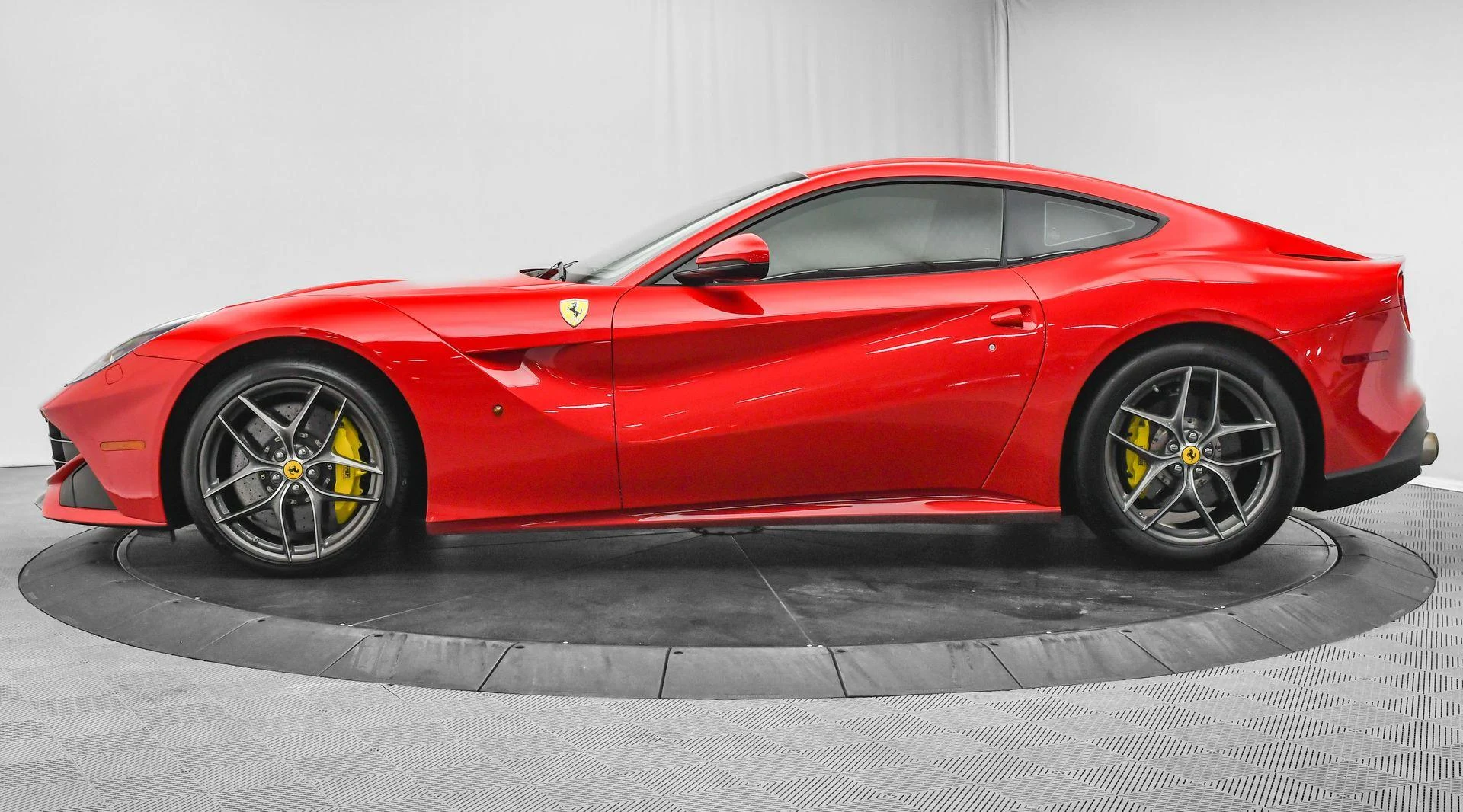 mph003_2388651618_Used_2017_Ferrari_F12_Berlinetta_1757453862_affa05ac0a