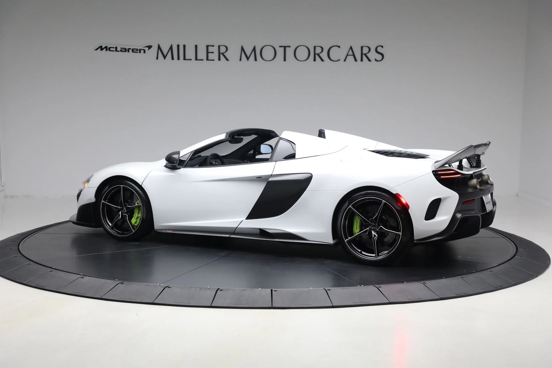 mph003_2397878107_Used_2016_Mc_Laren_675_LT_Spider_415a2f077d