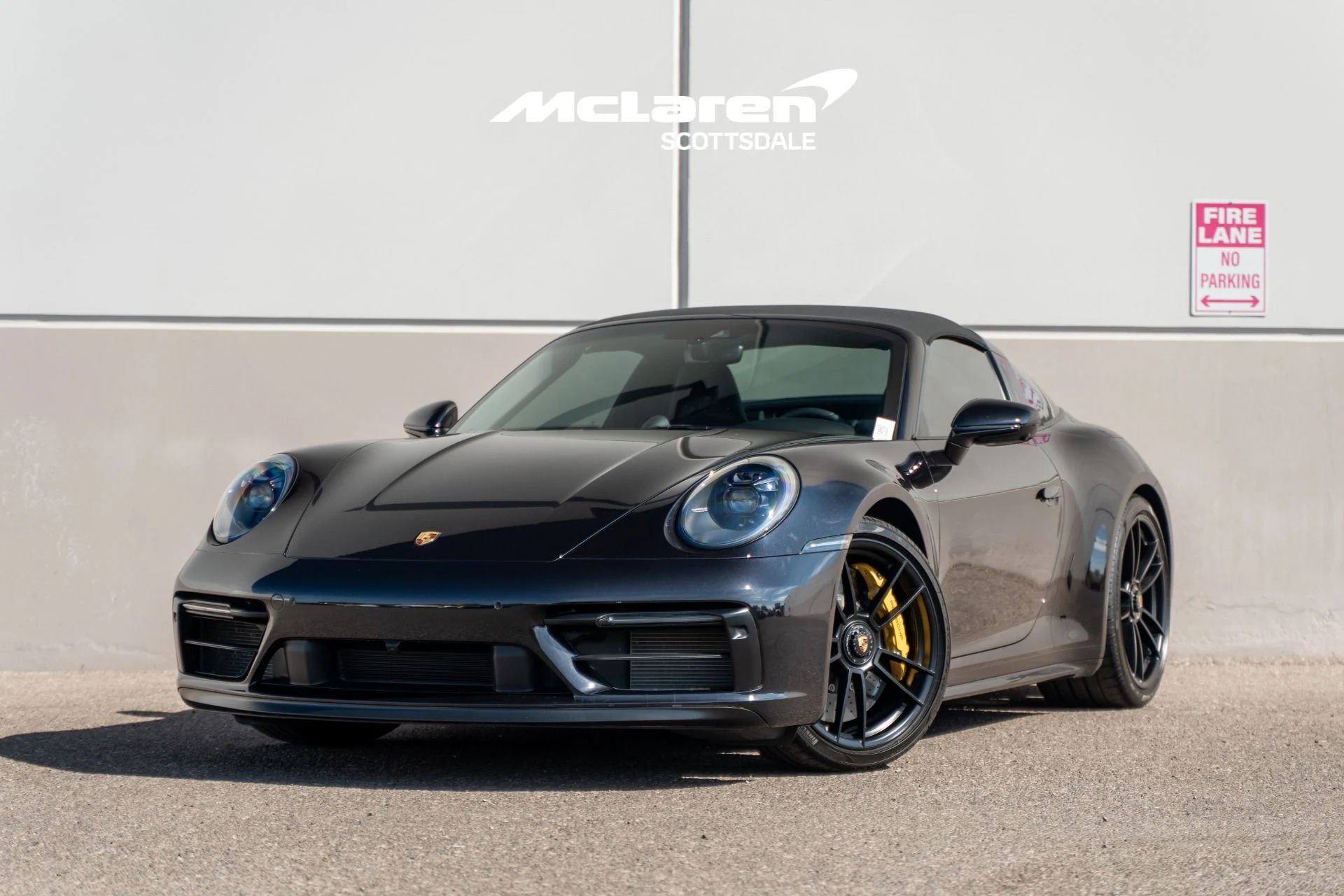 mph003_2419566609_Used_2024_PORSCHE_911_1775537519_1f1376feba