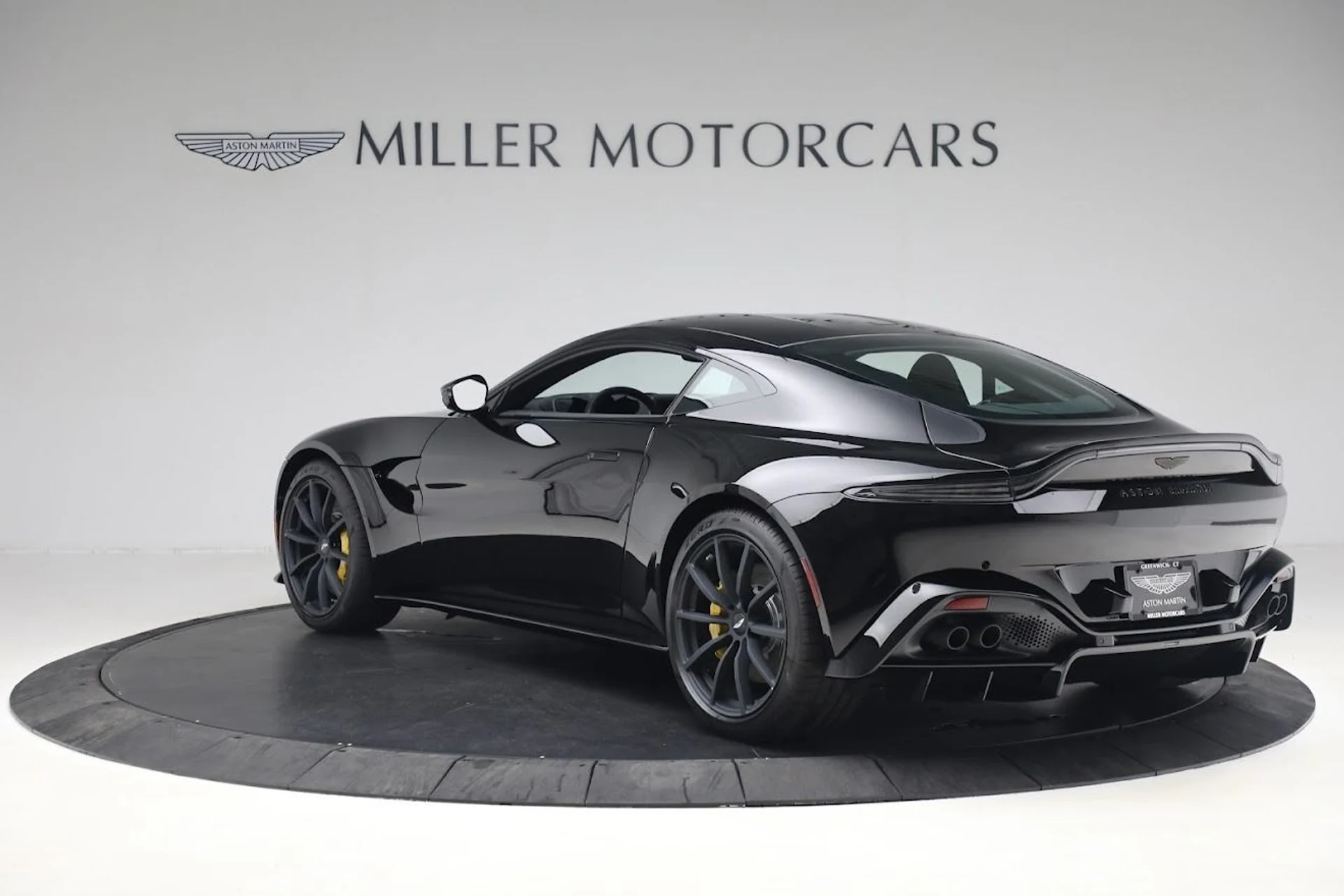 mph003_2427444847_Used_2023_Aston_Martin_Vantage_V8_bb39952d1a