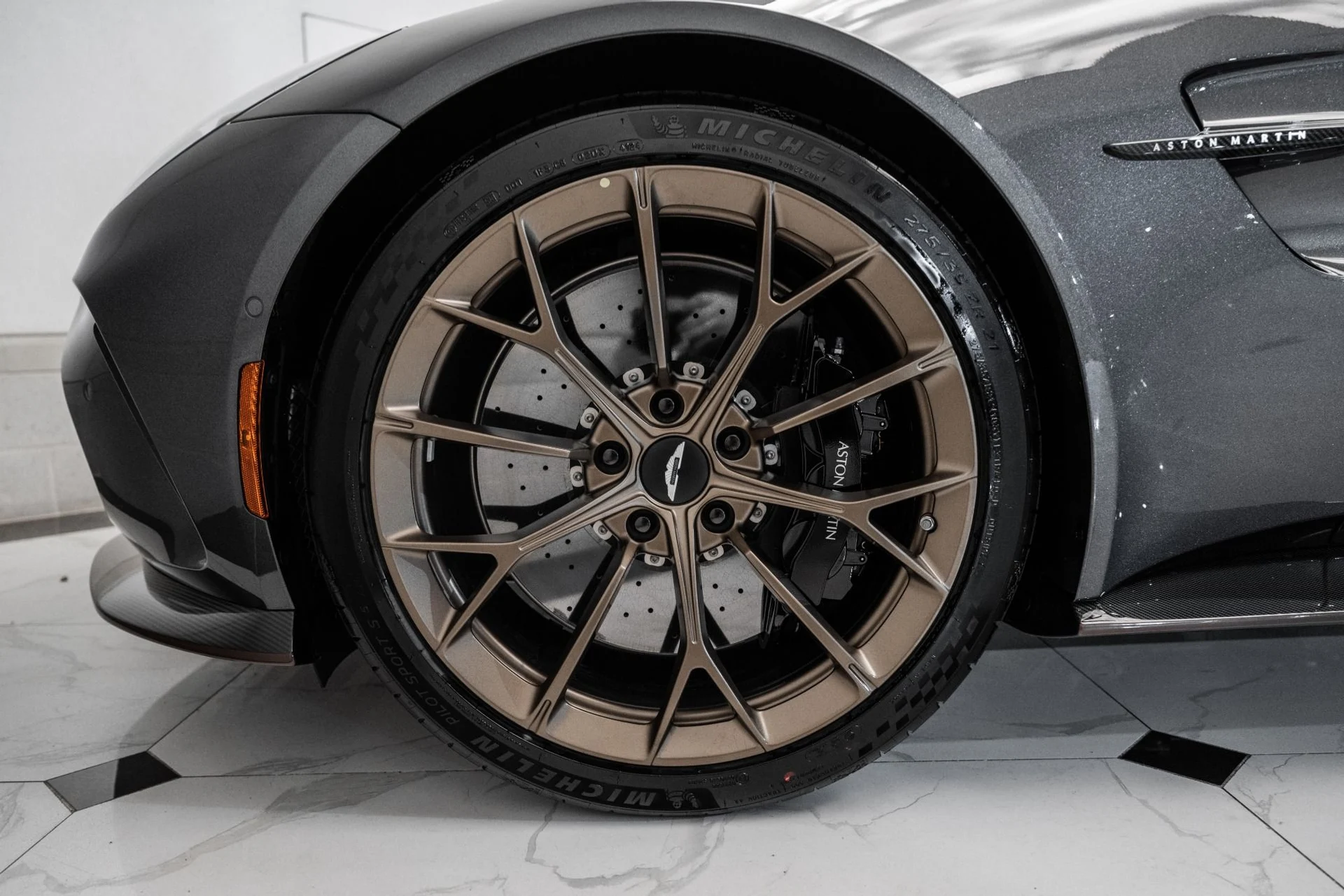 mph003_2437500451_New_2026_ASTON_MARTIN_VANTAGE_1756307805_9320a7af48
