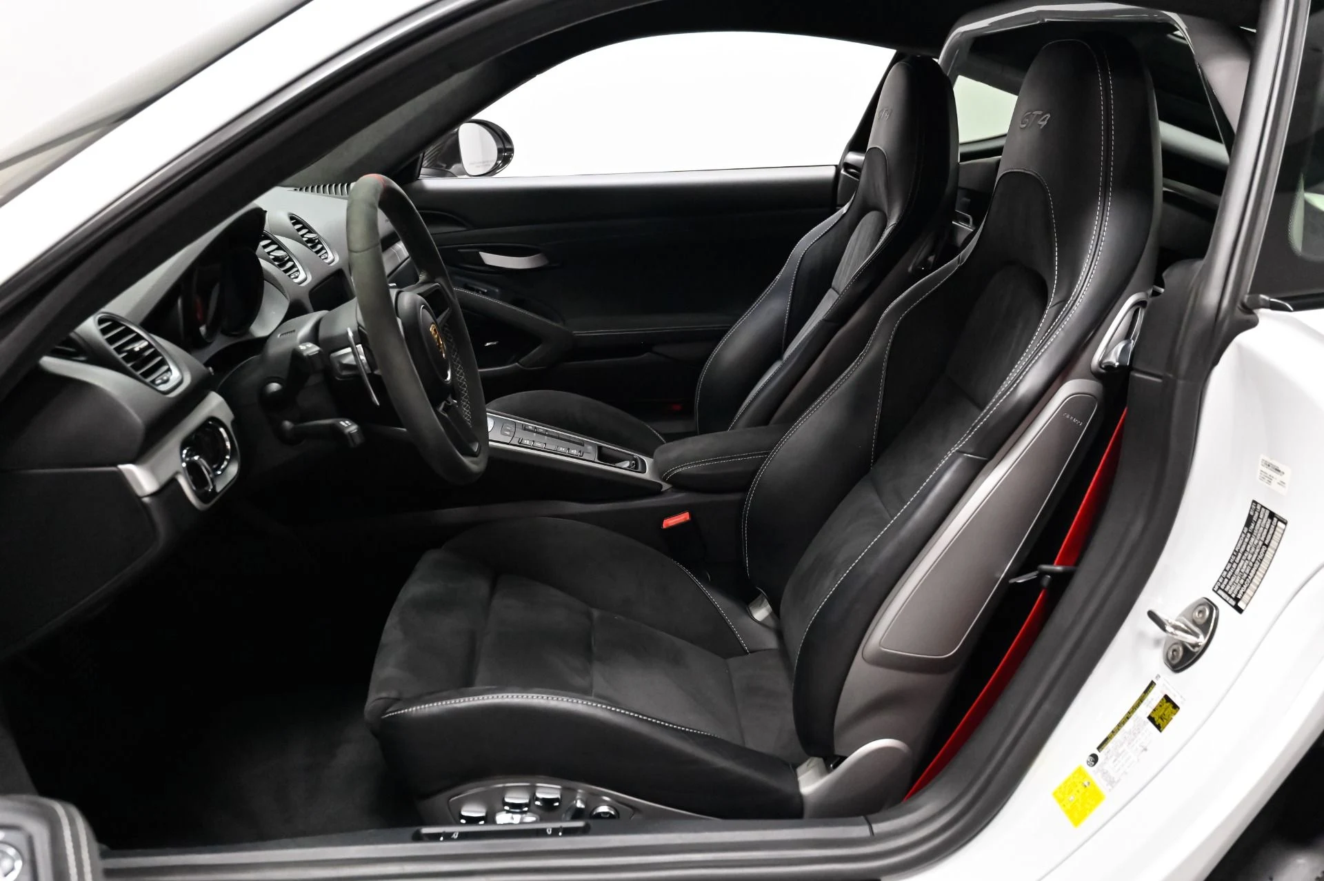 mph003_2440500476_Used_2022_Porsche_718_Cayman_GT_4_1793042587_27d8cd8342