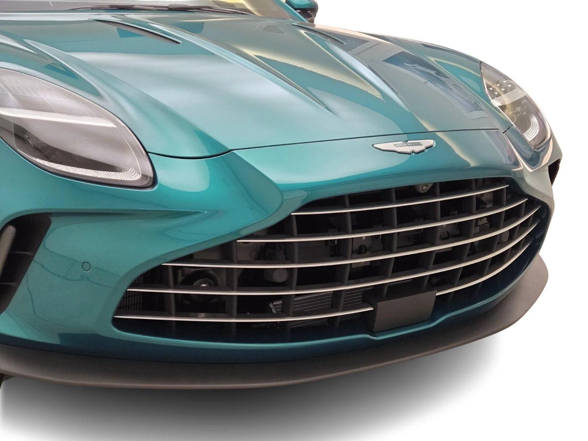 mph003_2446552864_New_2025_Aston_Martin_Vantage_1753161752_0ab6ed69cb