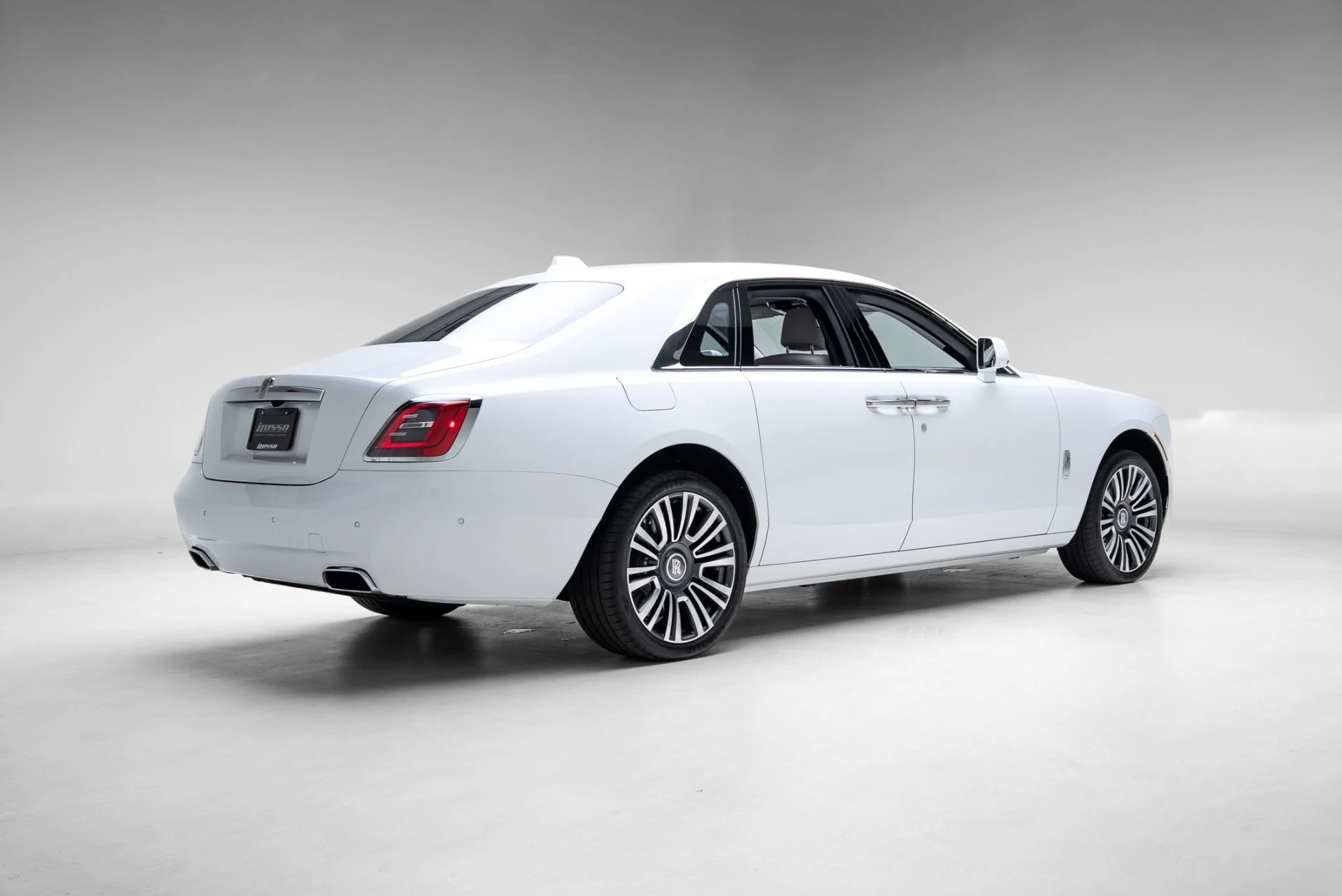 mph003_2449899163_Used_2022_Rolls_Royce_Ghost_1775153205_c5f95046f4