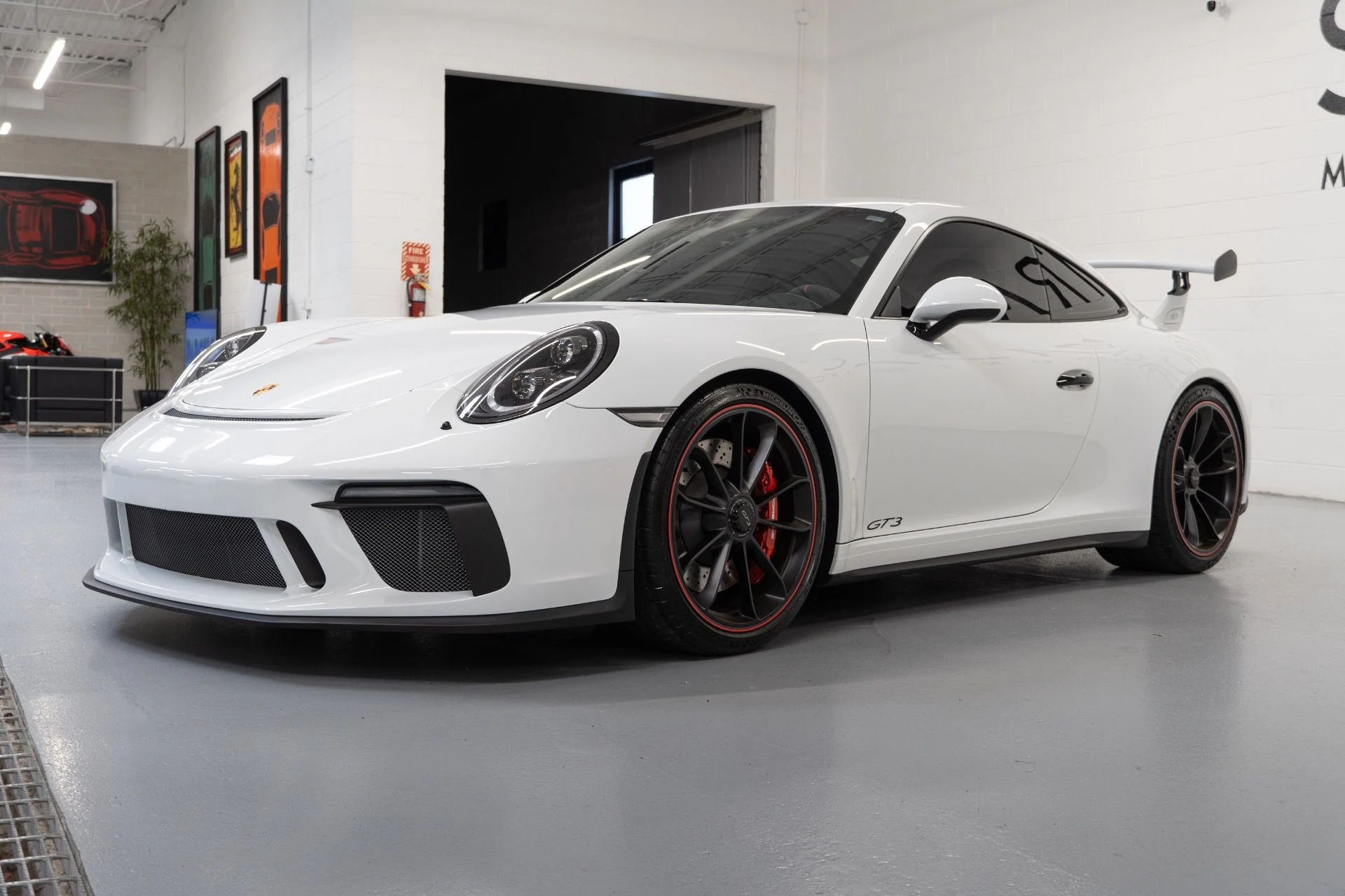 mph003_245213855_Used_2018_Porsche_911_GT_3_1761338544_7256e8ed48