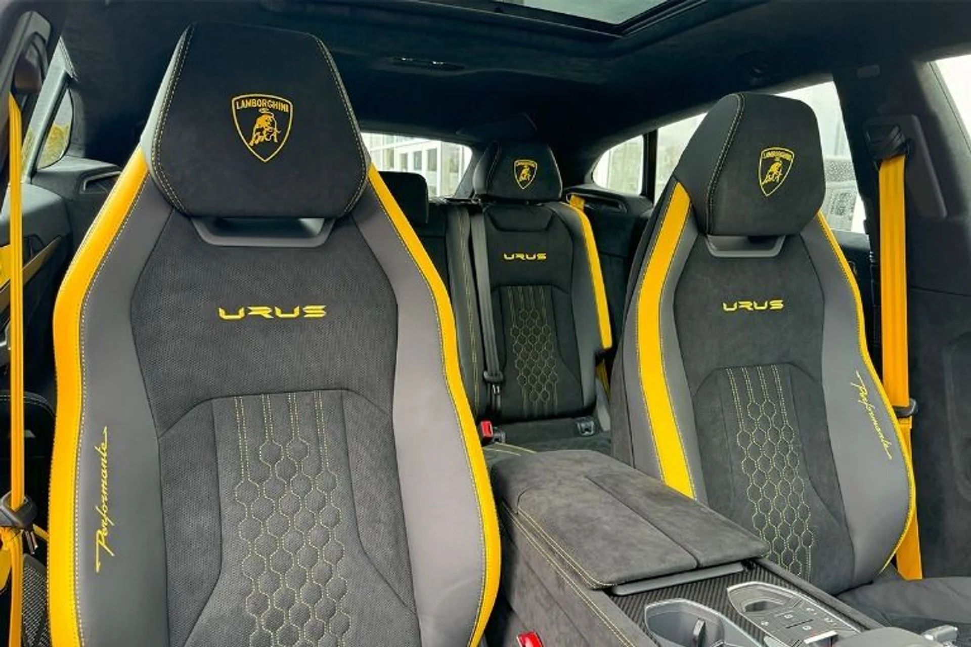 mph003_2454100493_Used_2024_Lamborghini_Urus_Performante_1737405766_e1996bb467