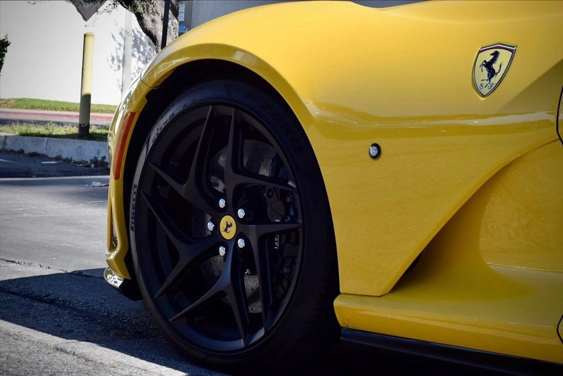 mph003_2454251426_Used_2019_Ferrari_812_Superfast_1745363204_db12589c3e