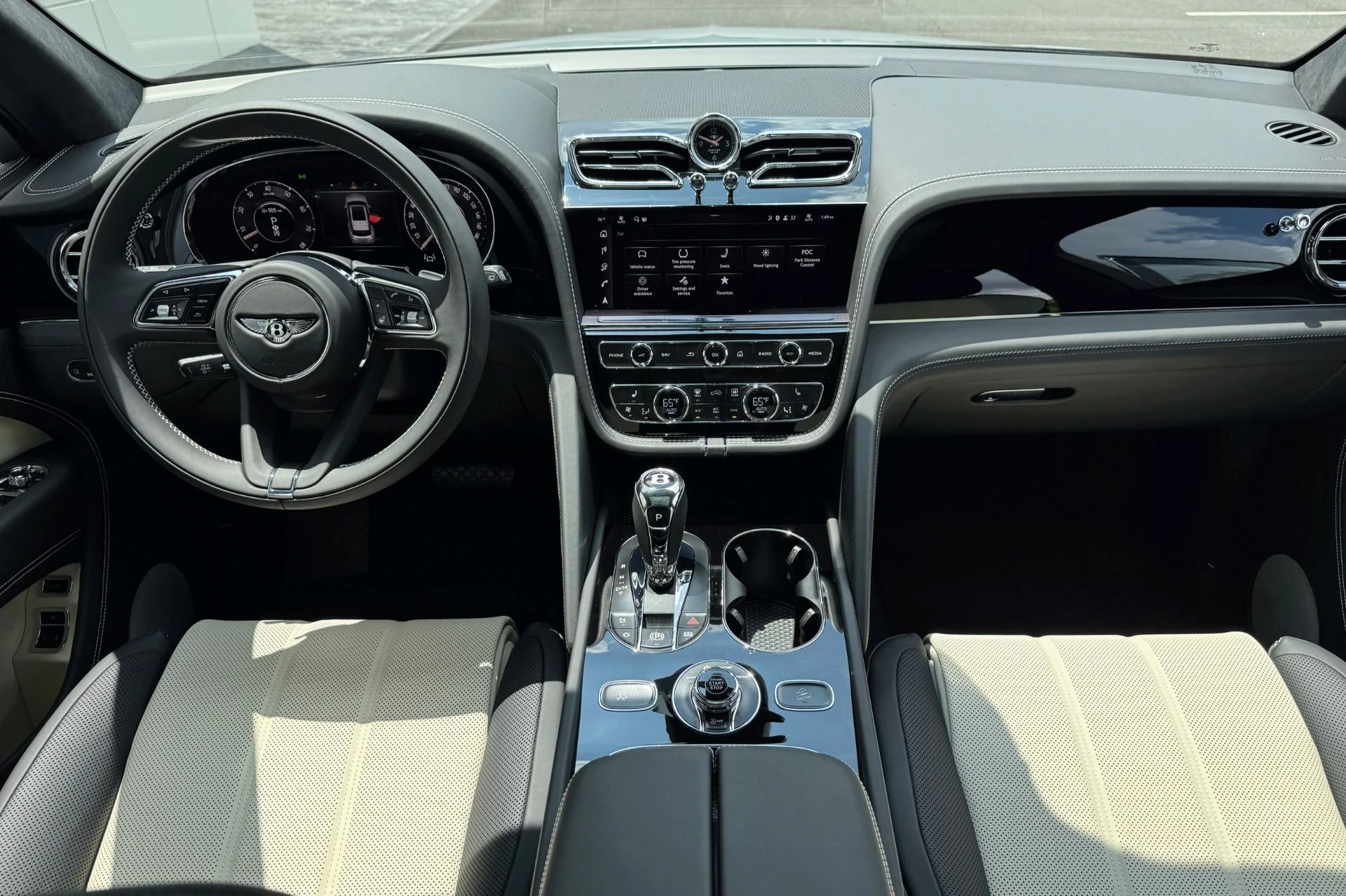 mph003_2456737592_New_2025_Bentley_Bentayga_V8_1757940189_db831632dd