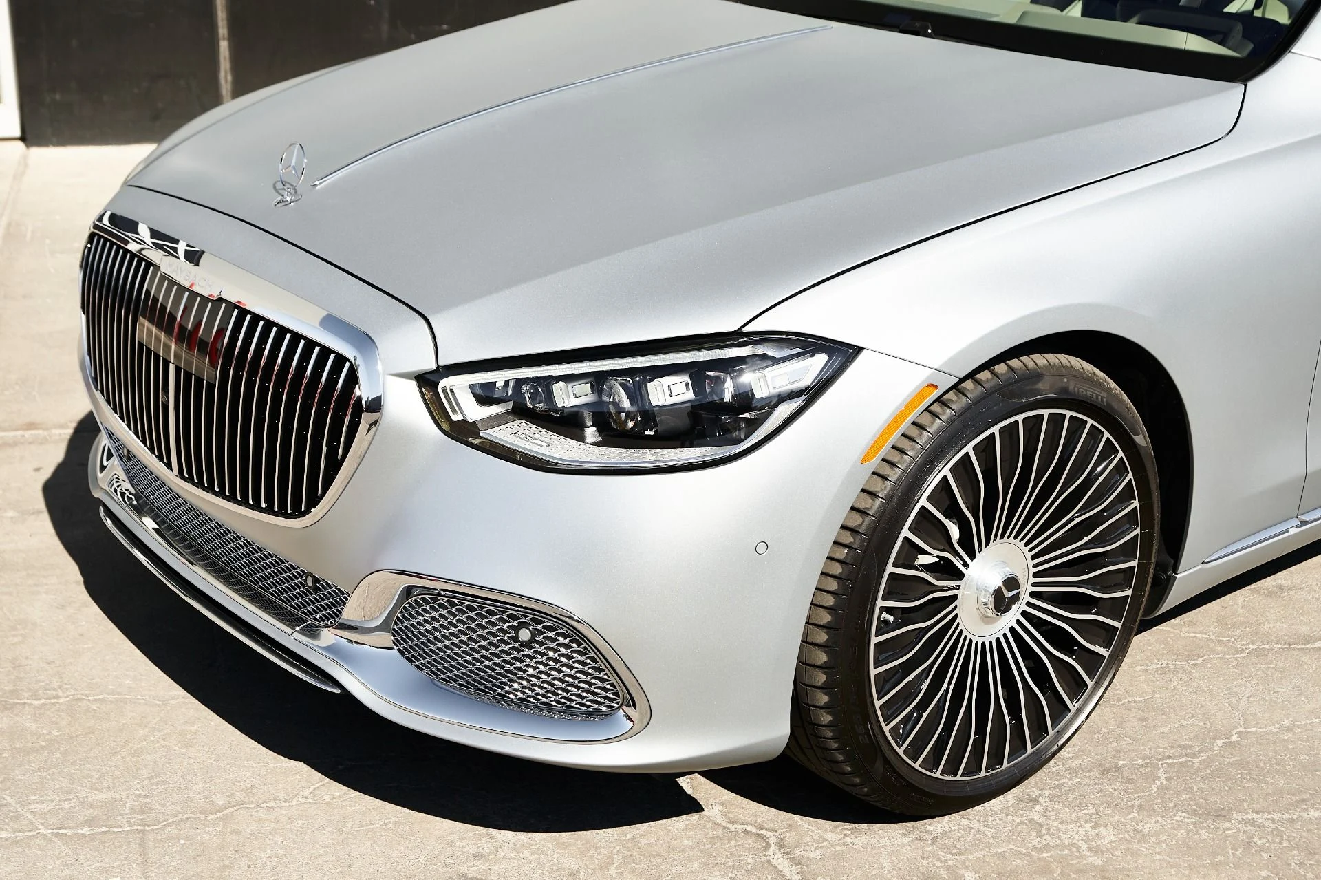 mph003_2492435997_Used_2024_Mercedes_Benz_S_Class_Maybach_S_680_1729209539_01173d4db4