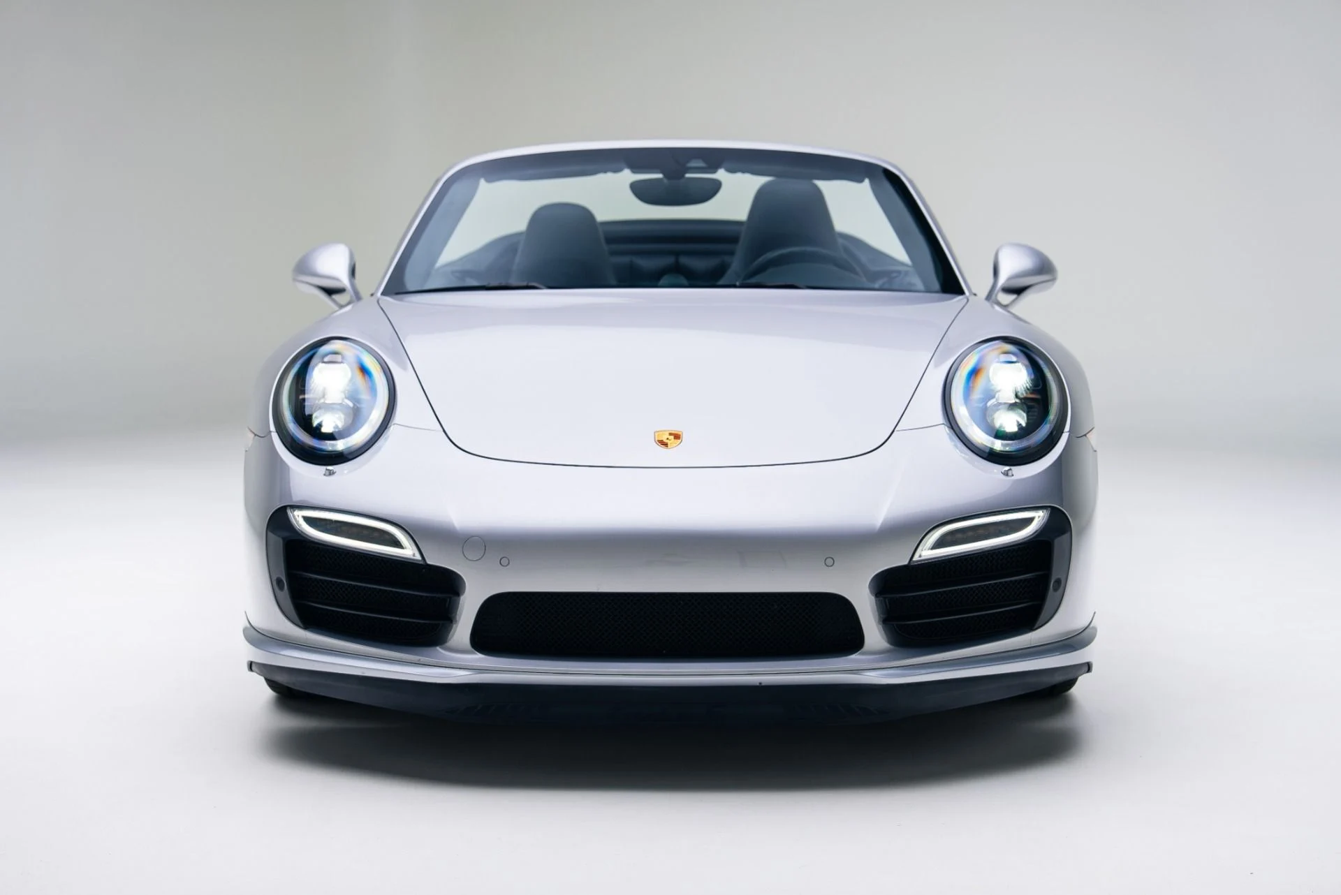 mph003_2492874410_Used_2016_Porsche_911_Turbo_S_1764978291_c7a1af0fd3