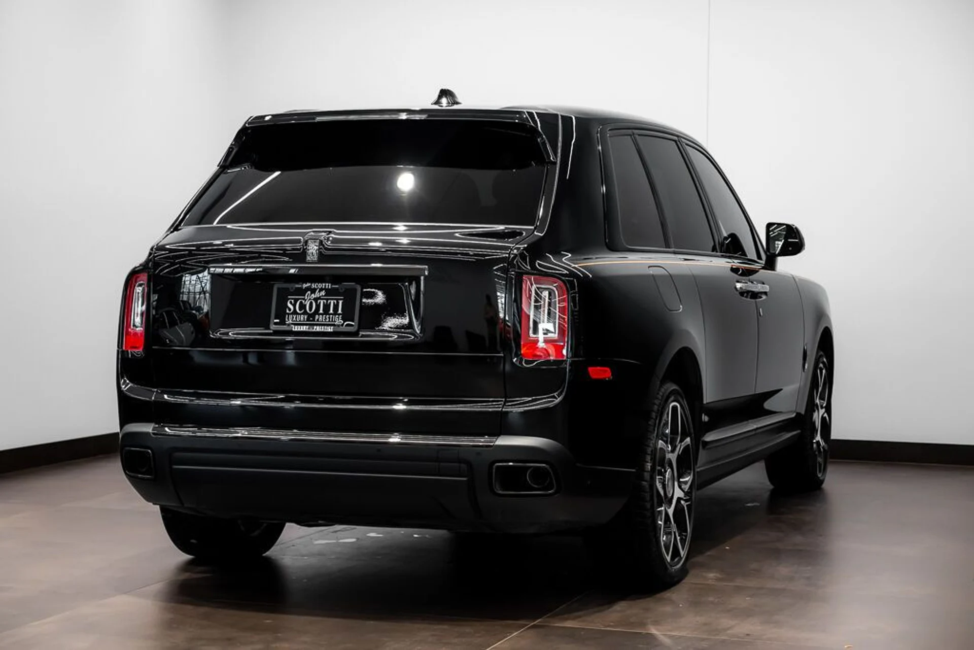 mph003_2495136565_rolls_royce_cullinan_2023_jpg_v_1758918548_83afee50c7