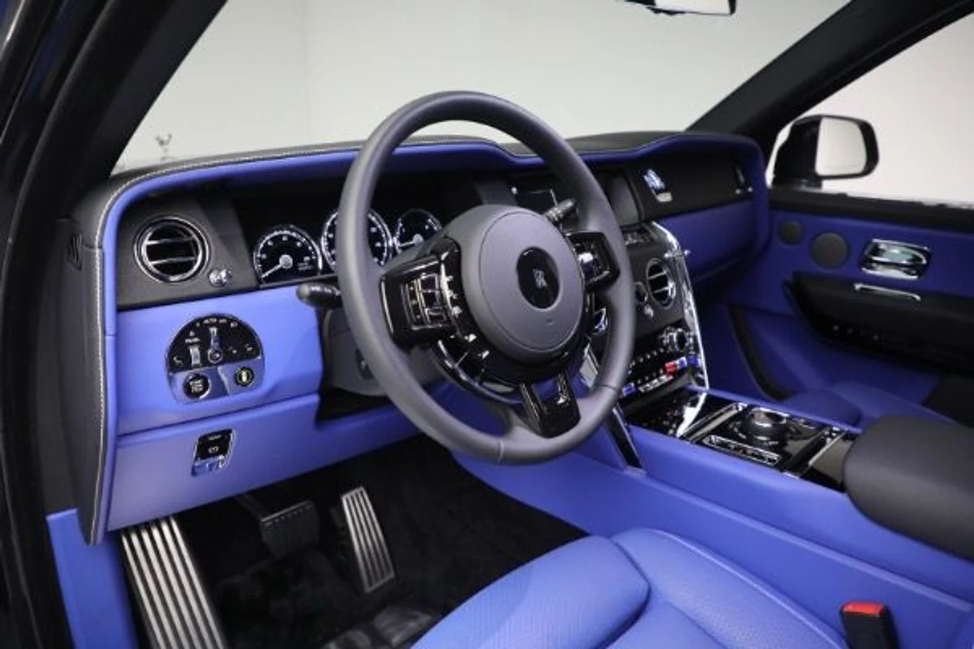 mph003_2497446369_Used_2022_Rolls_Royce_Cullinan_cf9b05a91f