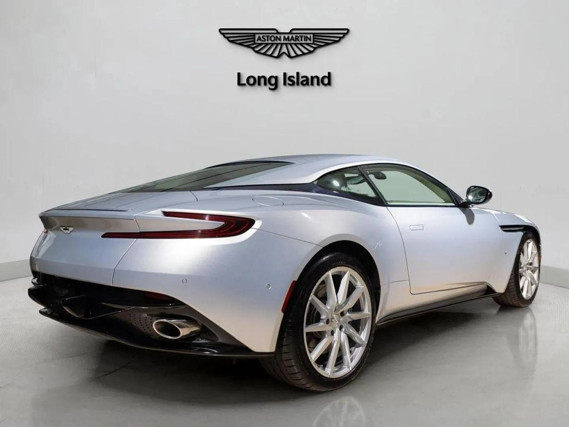 mph003_2499719241_e_Aihfy_Sl_R55k_9p6q_LZM_8ui_M990_092368c8fd