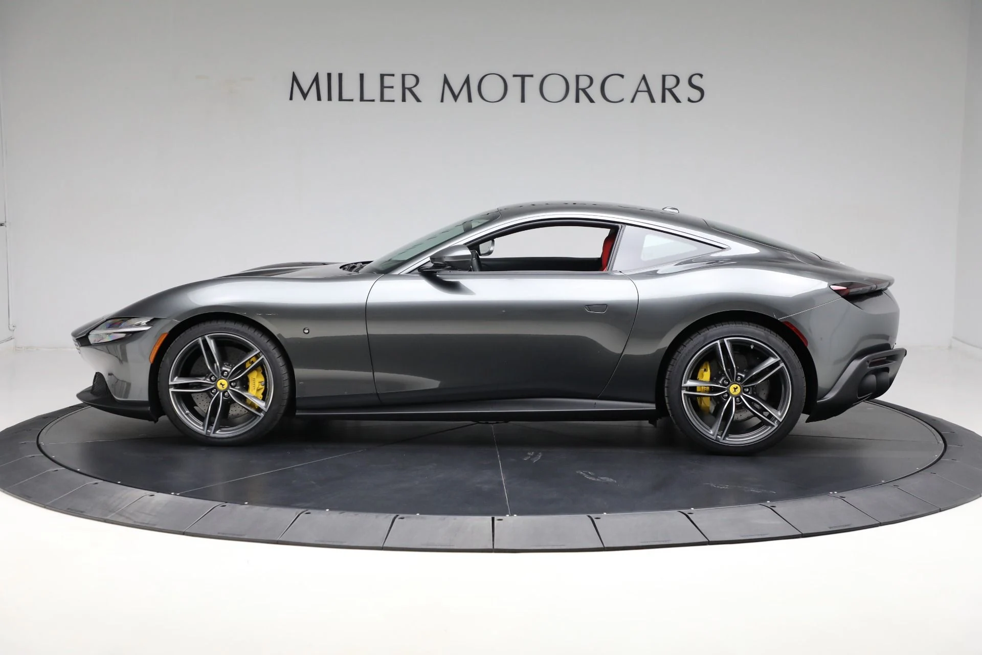 mph003_2502788291_Used_2024_Ferrari_Roma_ad572e3d13