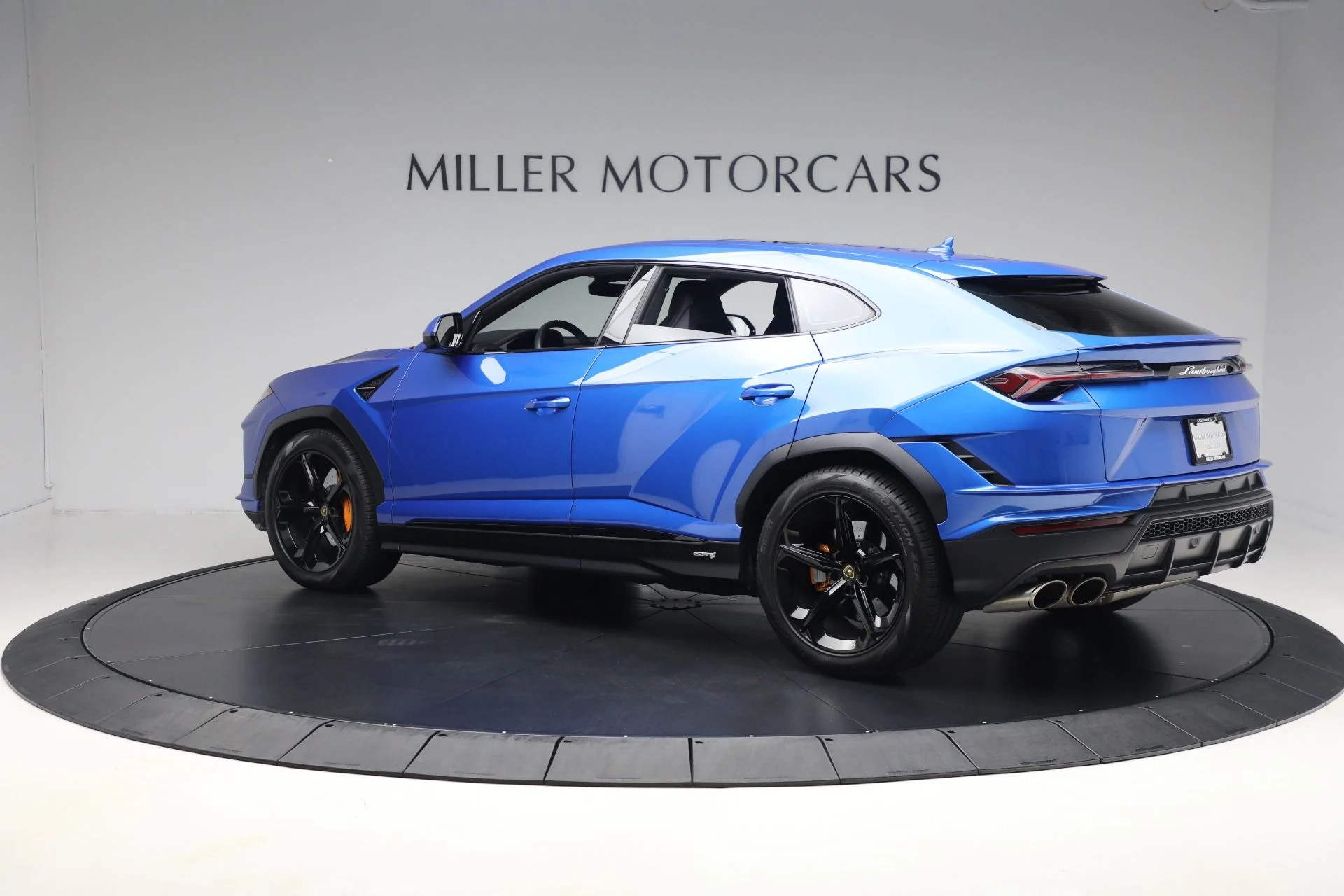 mph003_2505492184_Used_2024_Lamborghini_Urus_S_549bc3a1d4