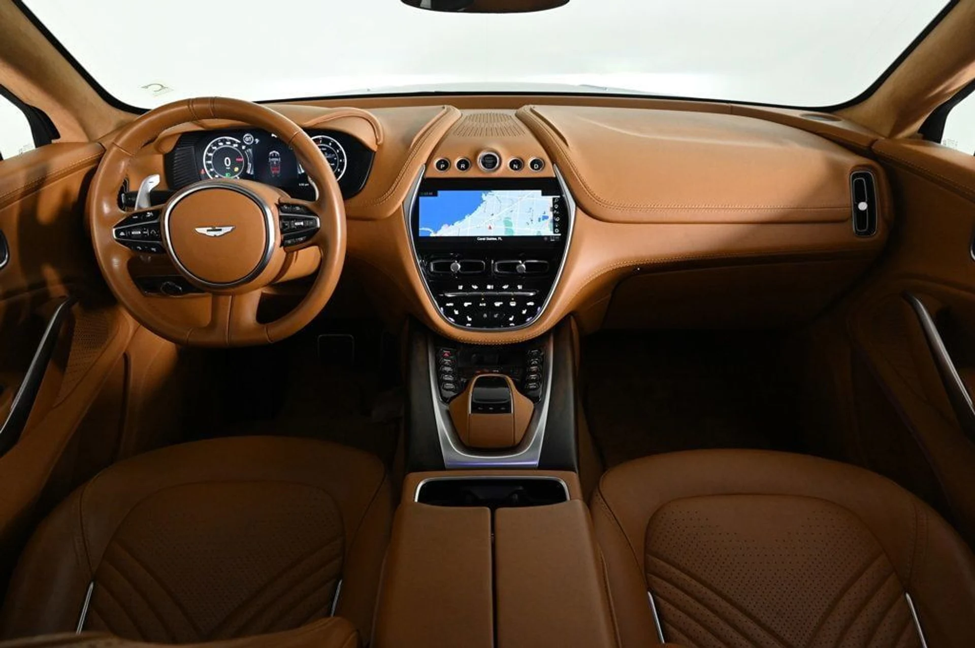 mph003_2507810001_used_2021_aston_martin_dbx_base_11350_22922965_3_1024_c5a0a83864