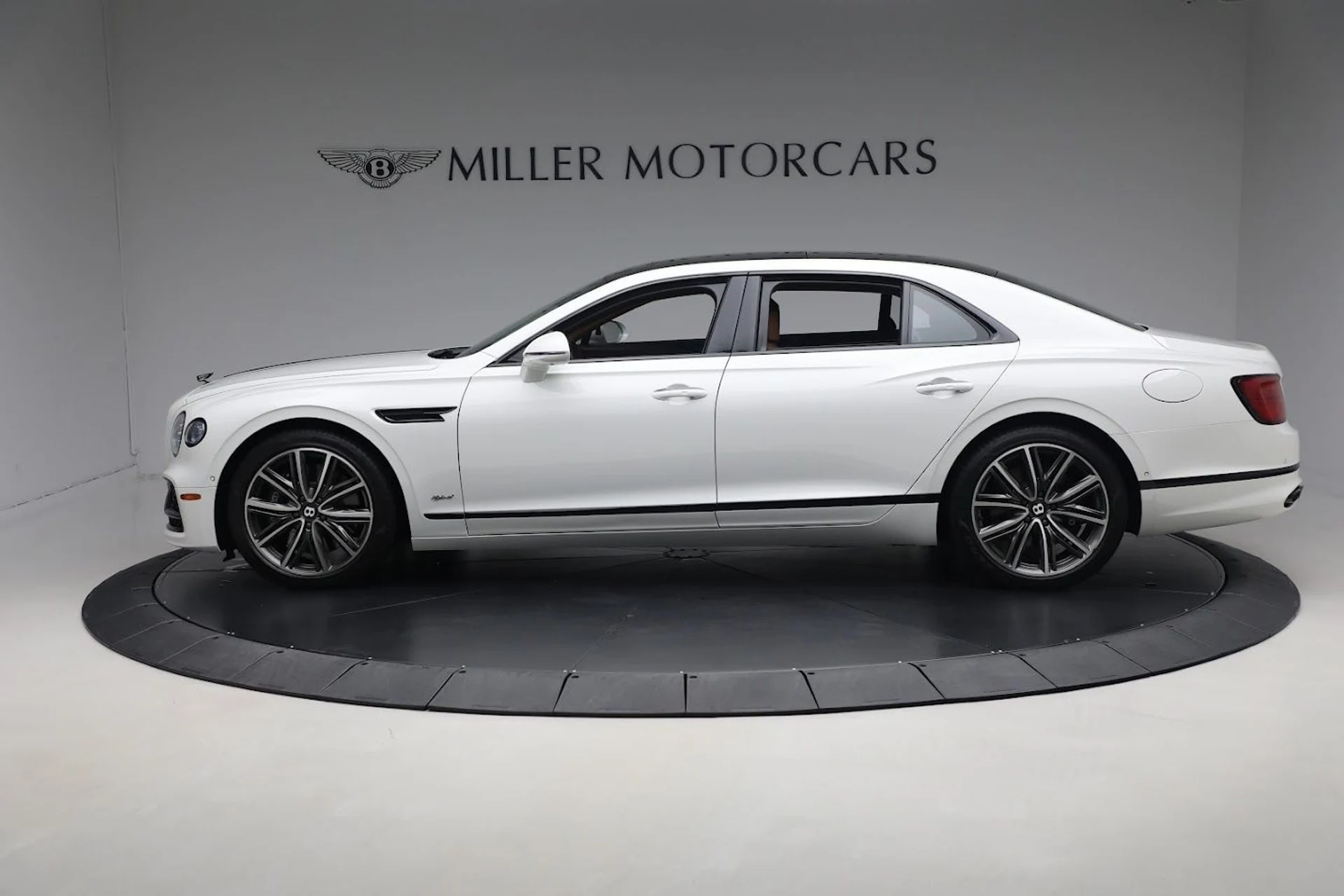 mph003_251097490_Used_2022_Bentley_Flying_Spur_Hybrid_cb1b588316