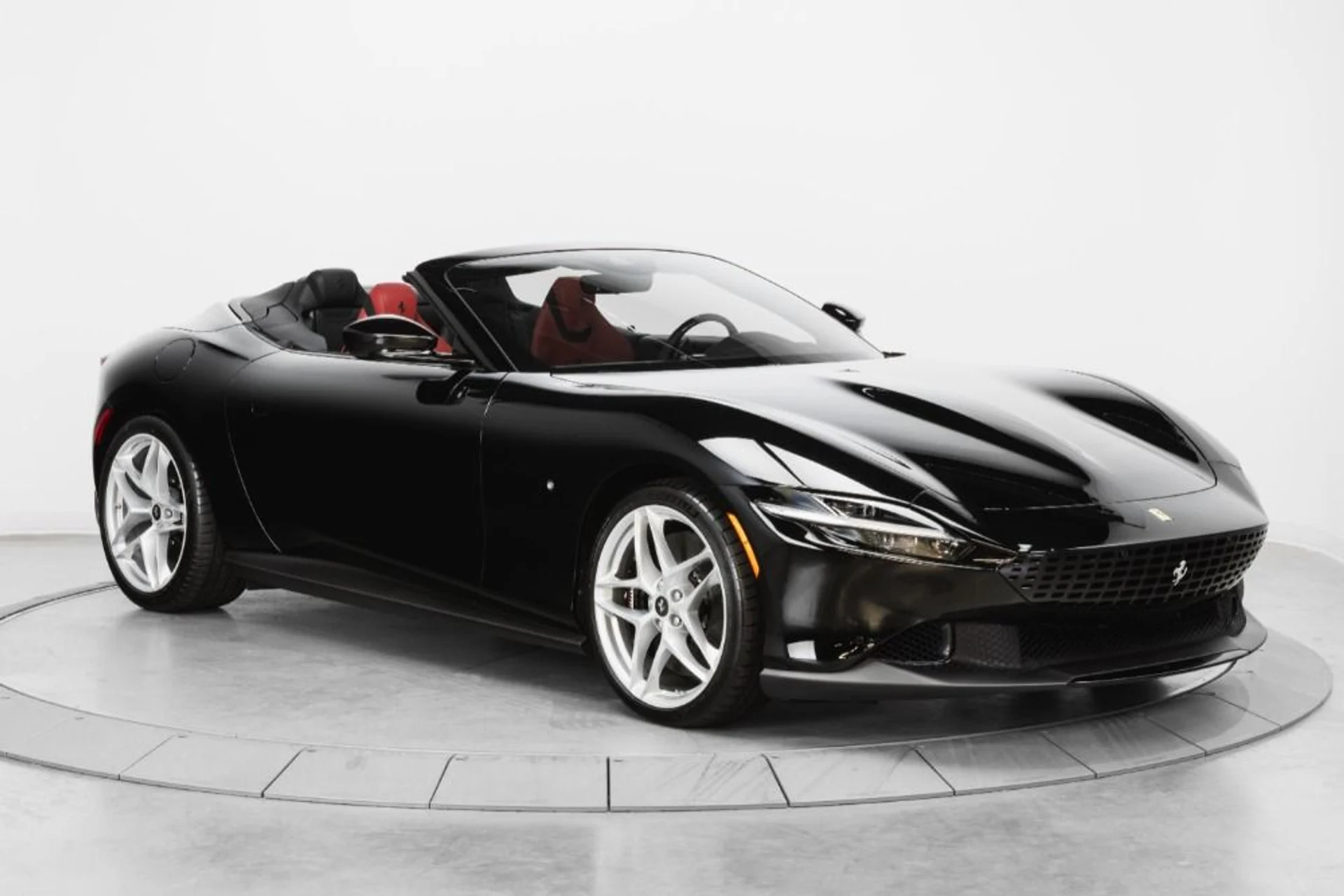 mph003_2511848192_Used_2024_Ferrari_Roma_Spider_51938380a7