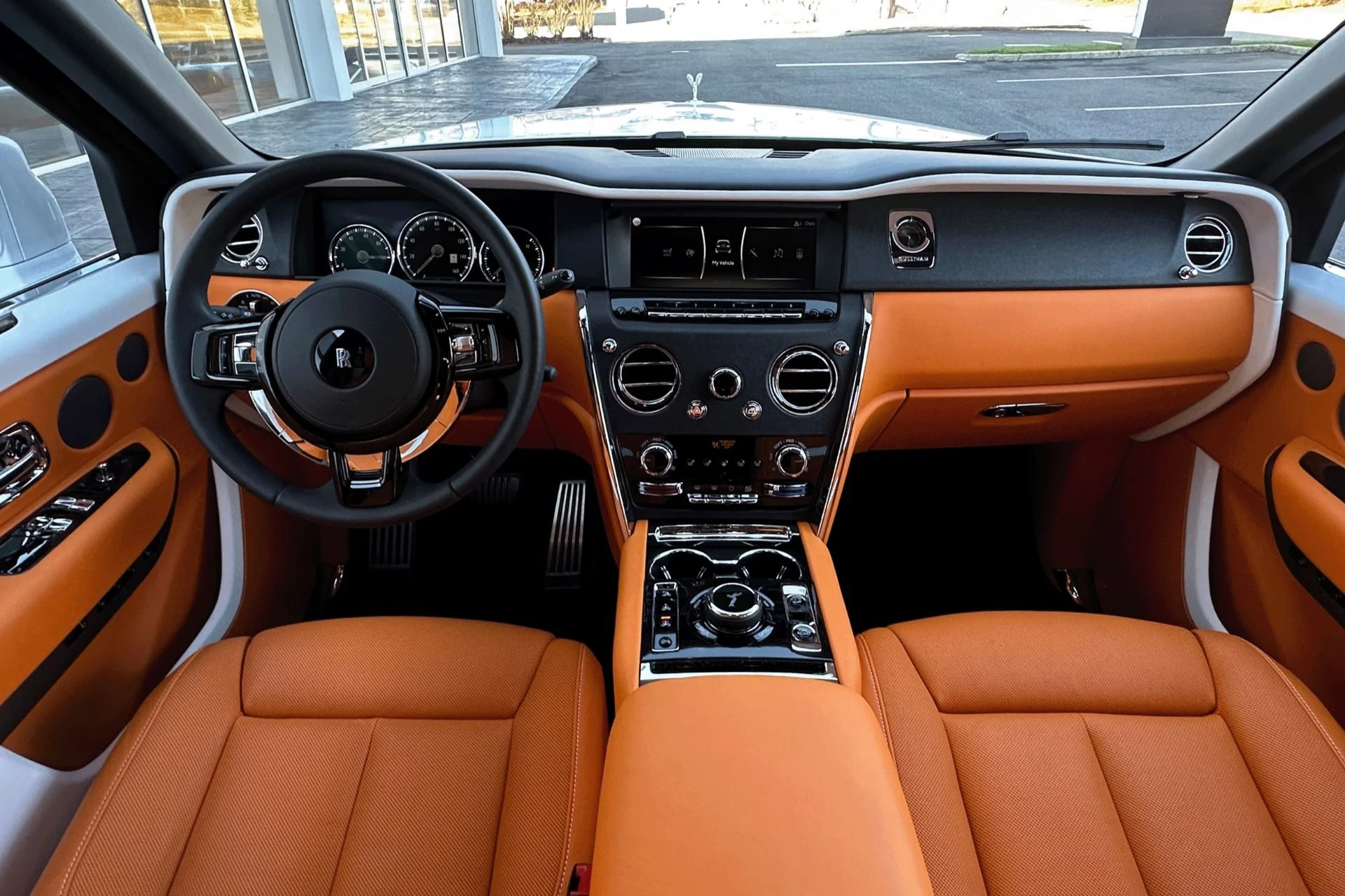 mph003_2512412381_Used_2024_Rolls_Royce_Cullinan_1764747349_1674122a3d