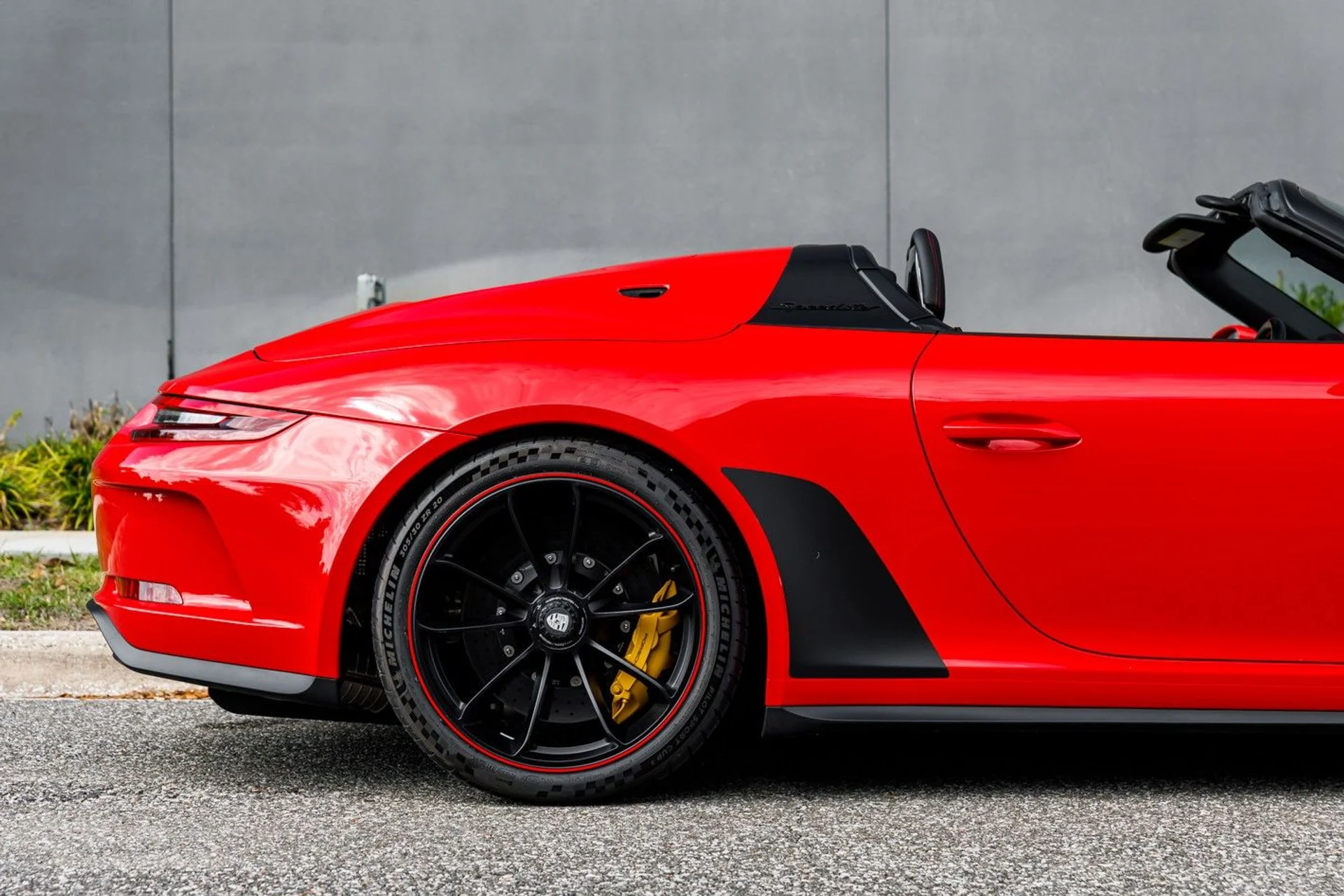 mph003_2516990418_661_p4_l_d51c4f1a29