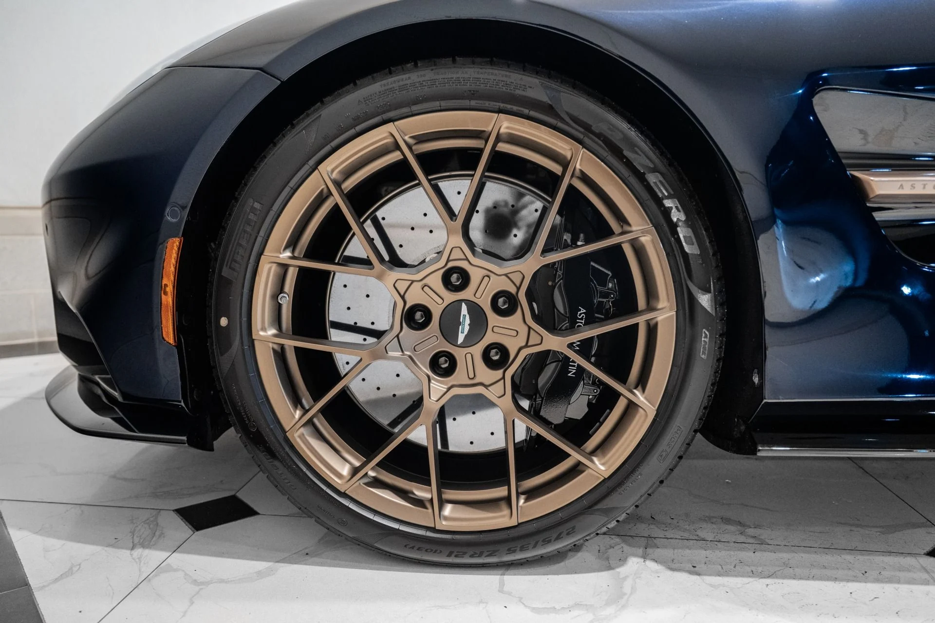 mph003_2517323546_New_2026_Aston_Martin_Vanquish_Volante_Thrillseeker_Edition_1_of_3_1768066424_f9f0017de6