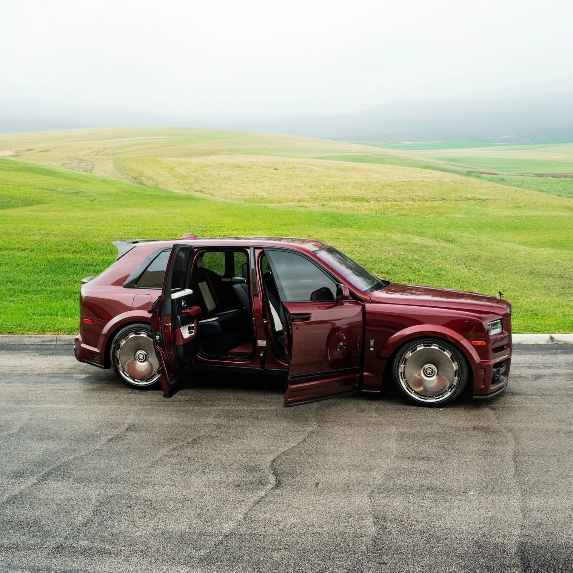 mph003_2521039864_Used_2022_Rolls_Royce_Black_Badge_Cullinan_Urban_Automotive_Widebody_HRE_wheels_1771025281_e750dfa0b0