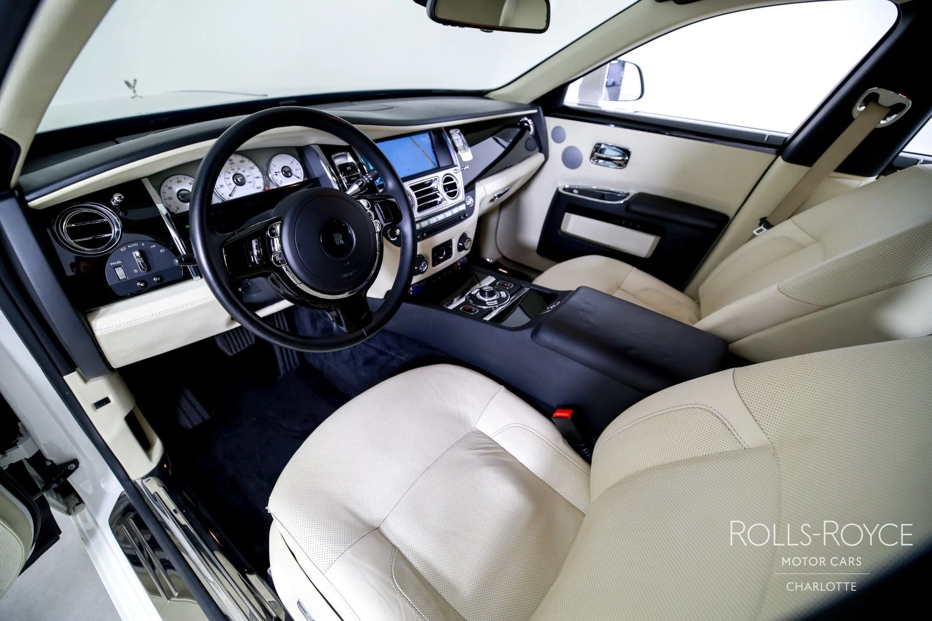 mph003_252748652_Used_2012_Rolls_Royce_Ghost_1754583804_6fed039cdc