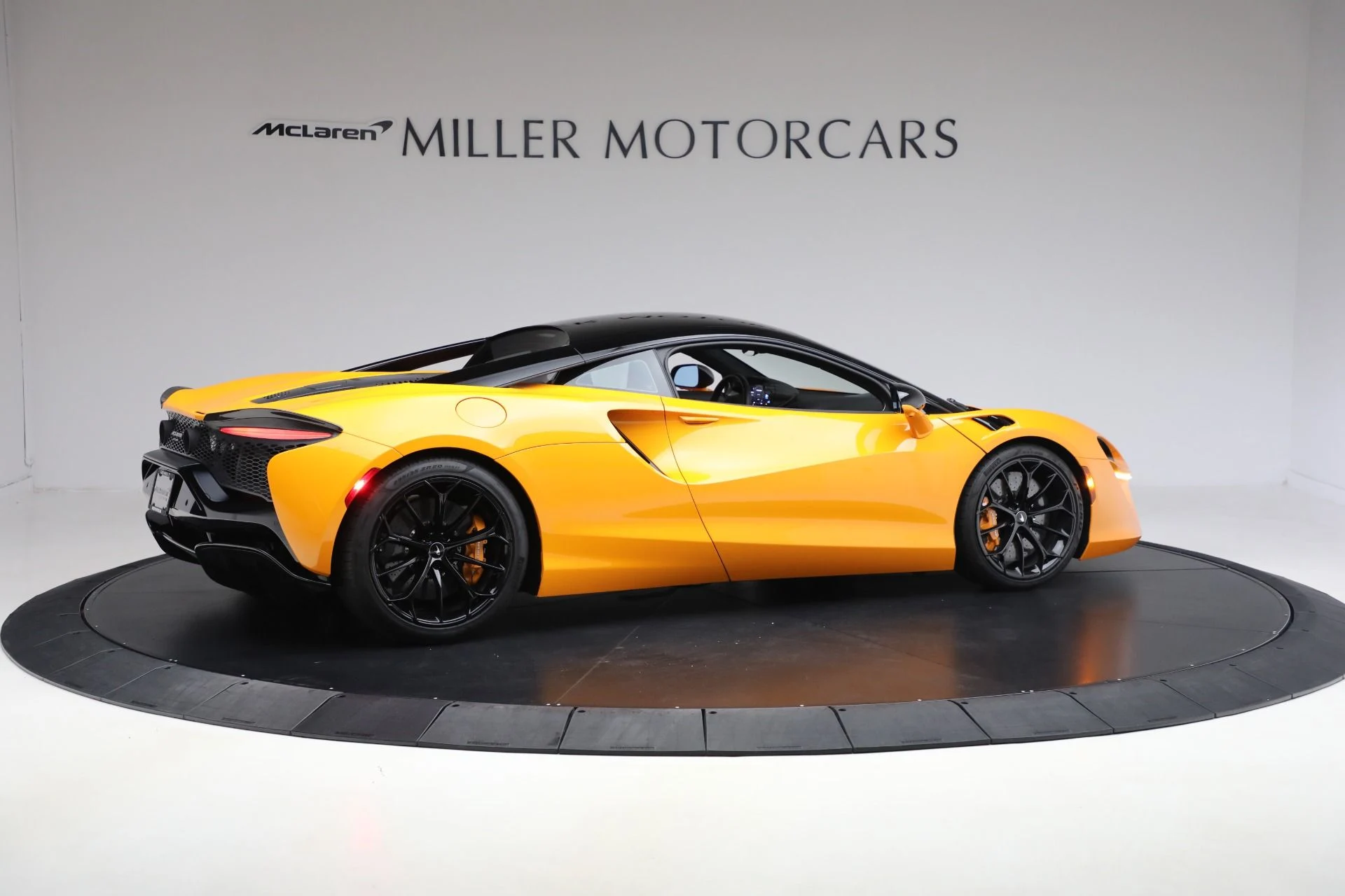 mph003_2527551340_Used_2024_Mc_Laren_Artura_Tech_Lux_046aef3230