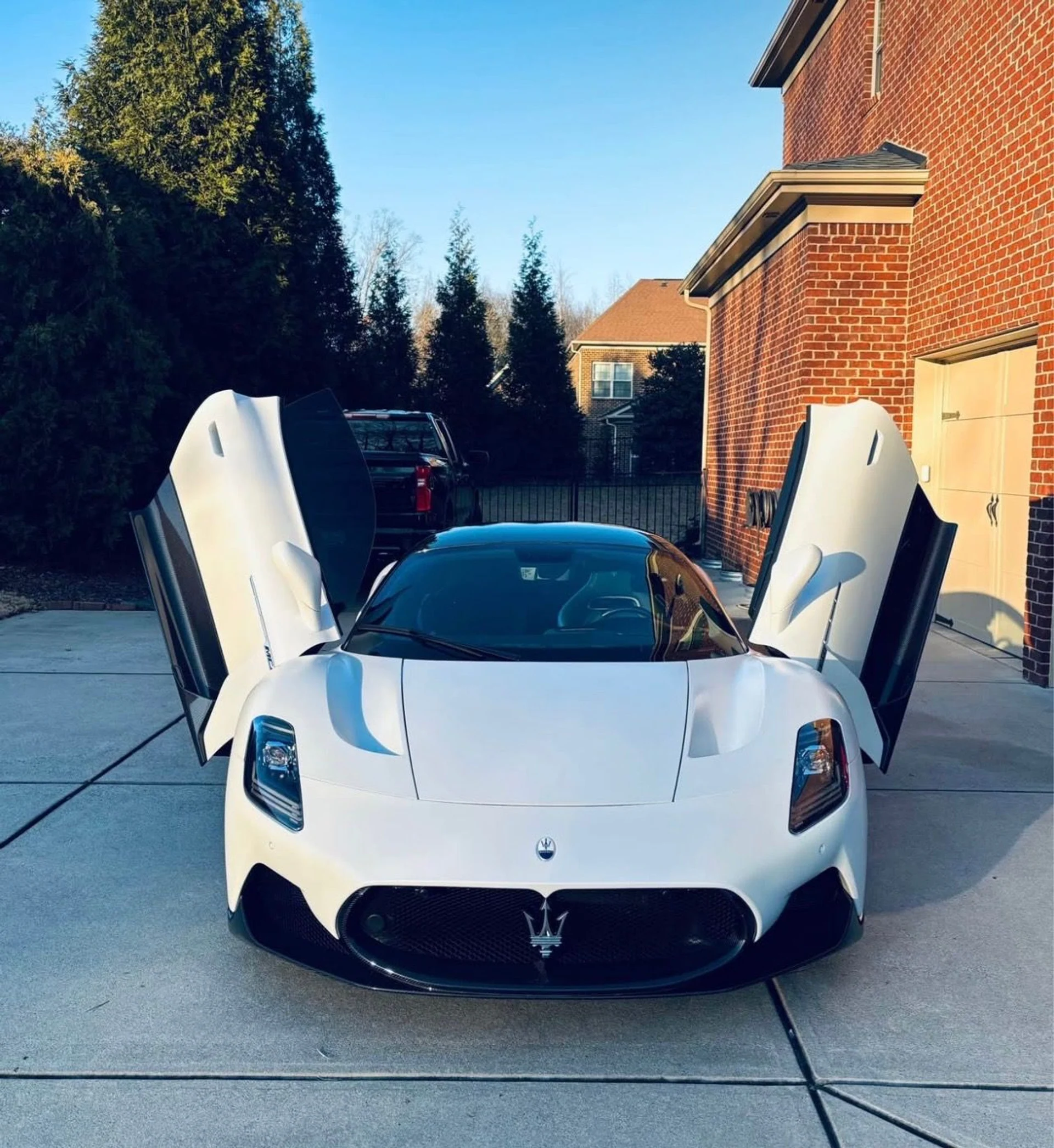 mph003_25295527_Used_2022_Maserati_MC_20_1767916284_a9b41a9fc6