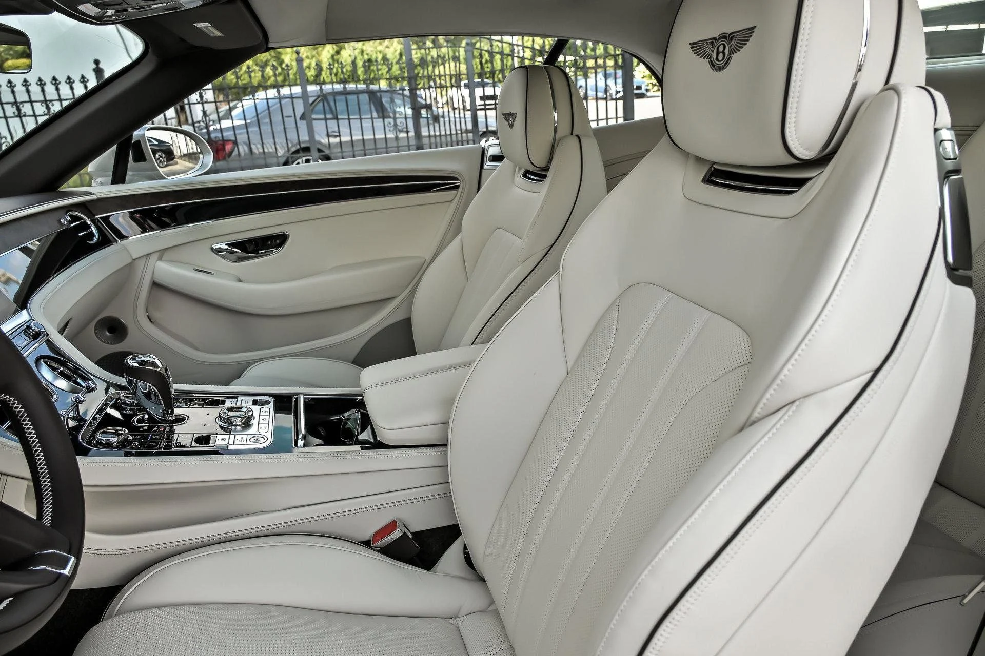 mph003_2532194204_b20a45228f6d3d9c60d915cd67b42de3x_0a8412db8c