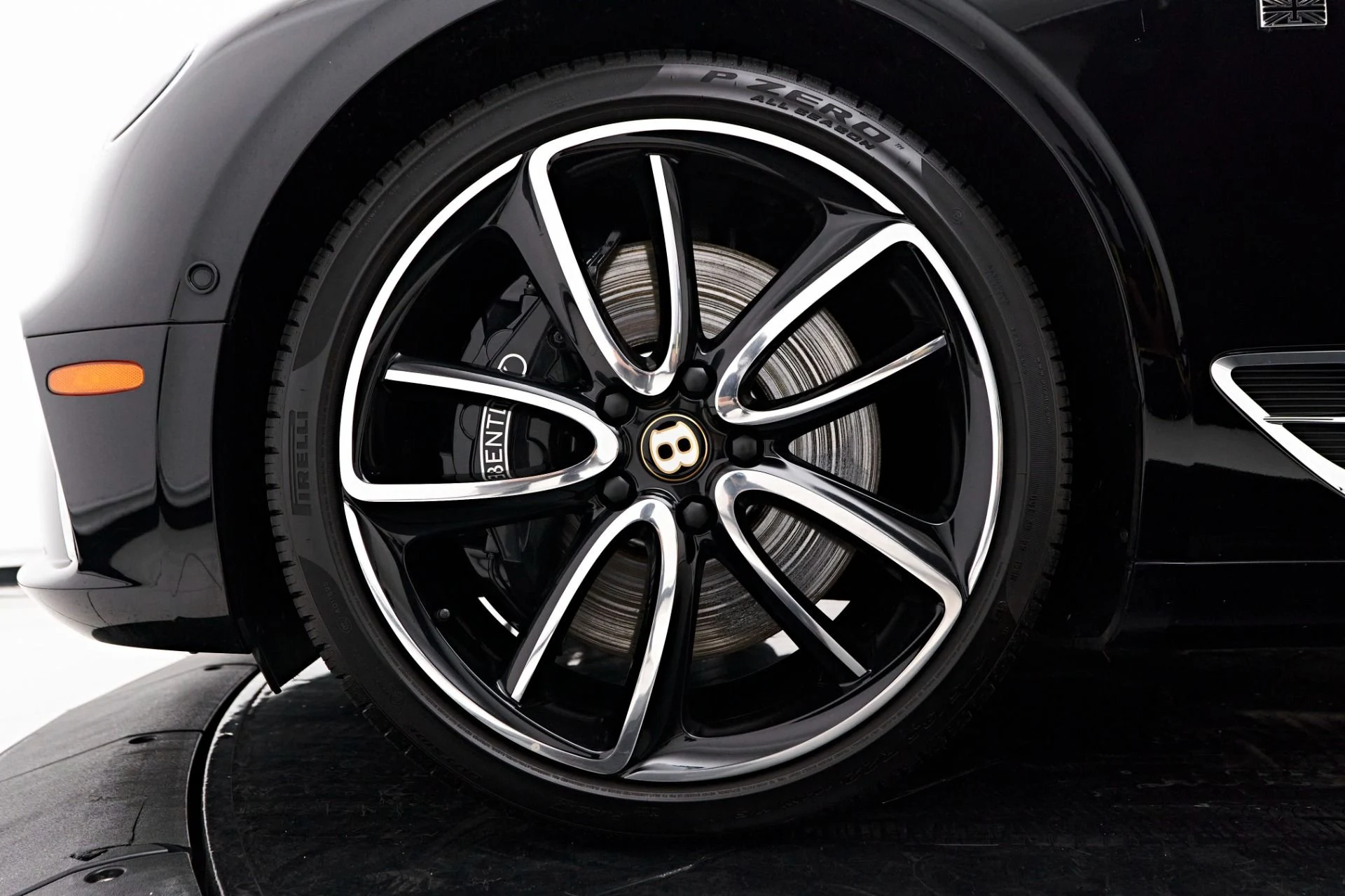 mph003_2538001357_Used_2020_Bentley_Continental_GT_V8_1722650261_9a03bd0b4e