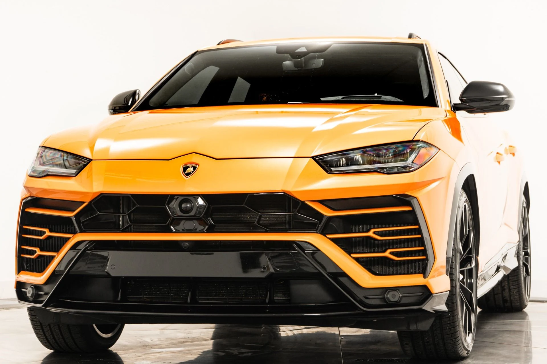 mph003_2549241338_Used_2021_Lamborghini_Urus_1744823389_fbbc6b4651