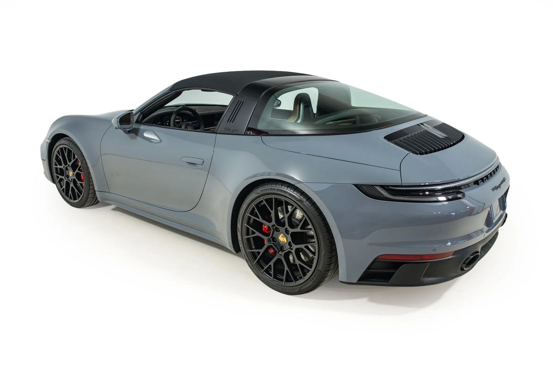 mph003_2555567387_e05adc782167484fb219adbe881e04e0_203cad3128