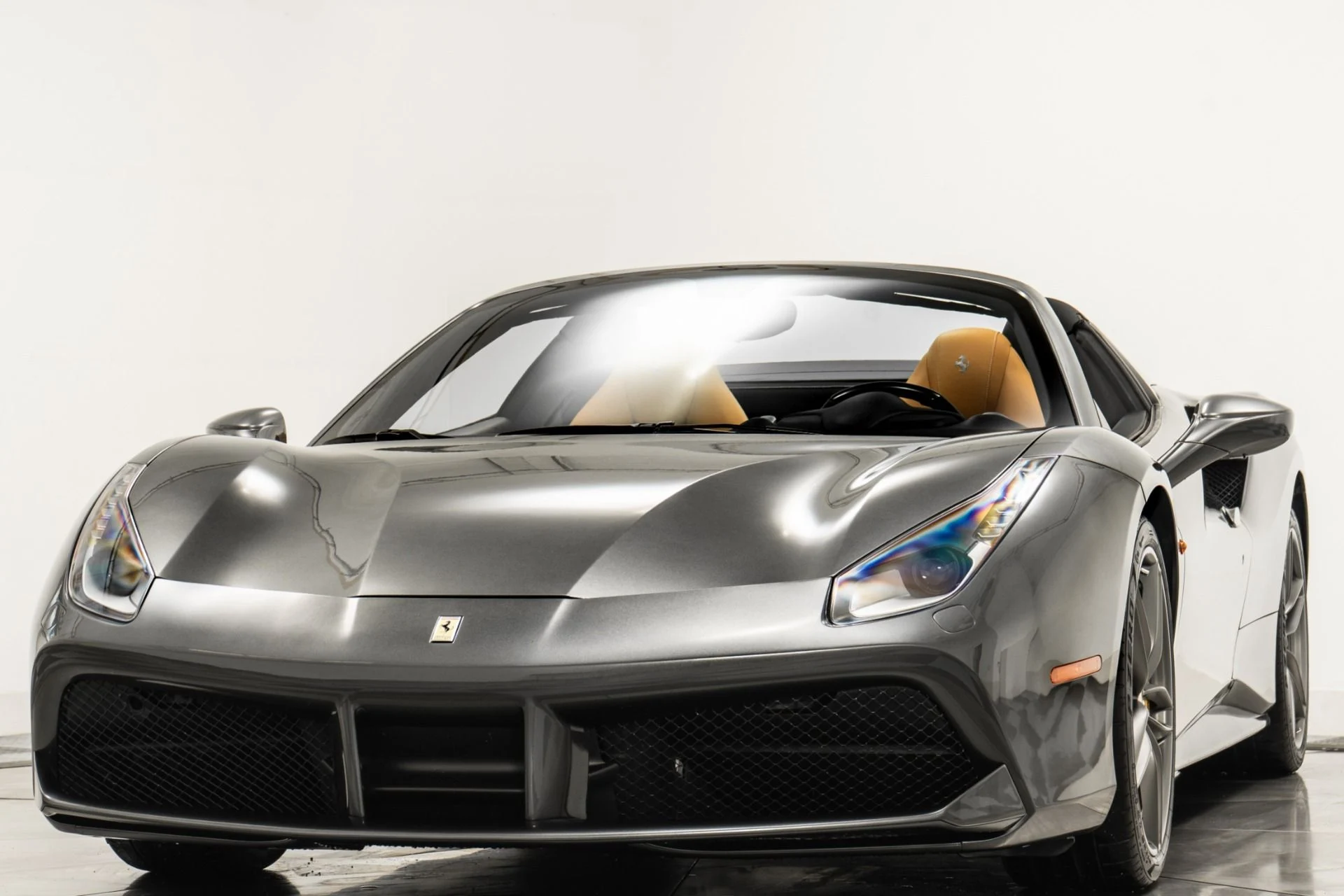 mph003_2556517684_Used_2018_Ferrari_488_Spider_1745271866_b9ee21dbba