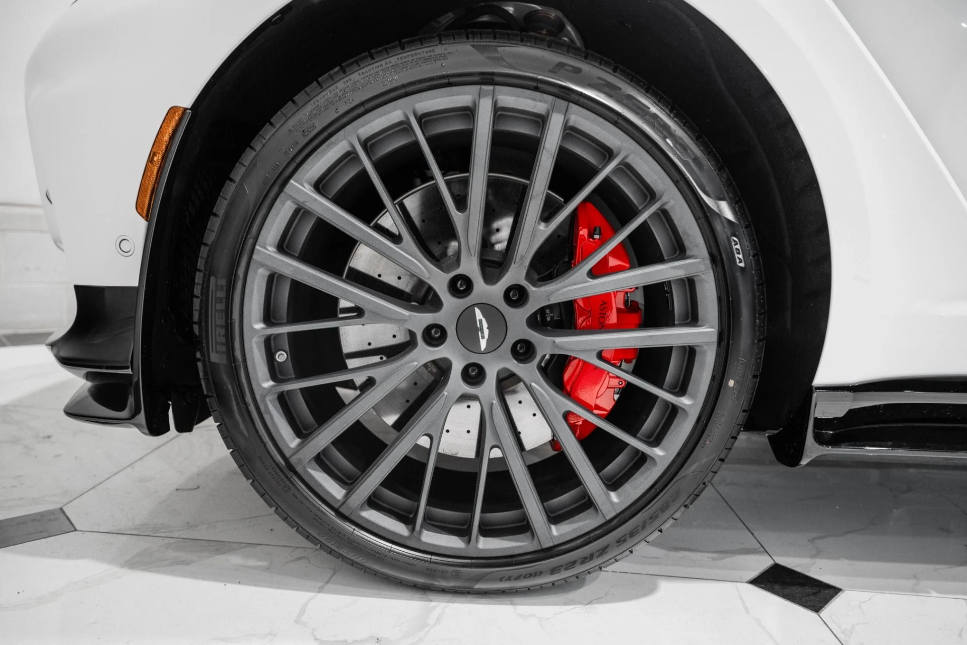 mph003_2569335009_New_2026_Aston_Martin_DBX_707_1765217762_f51c314c66