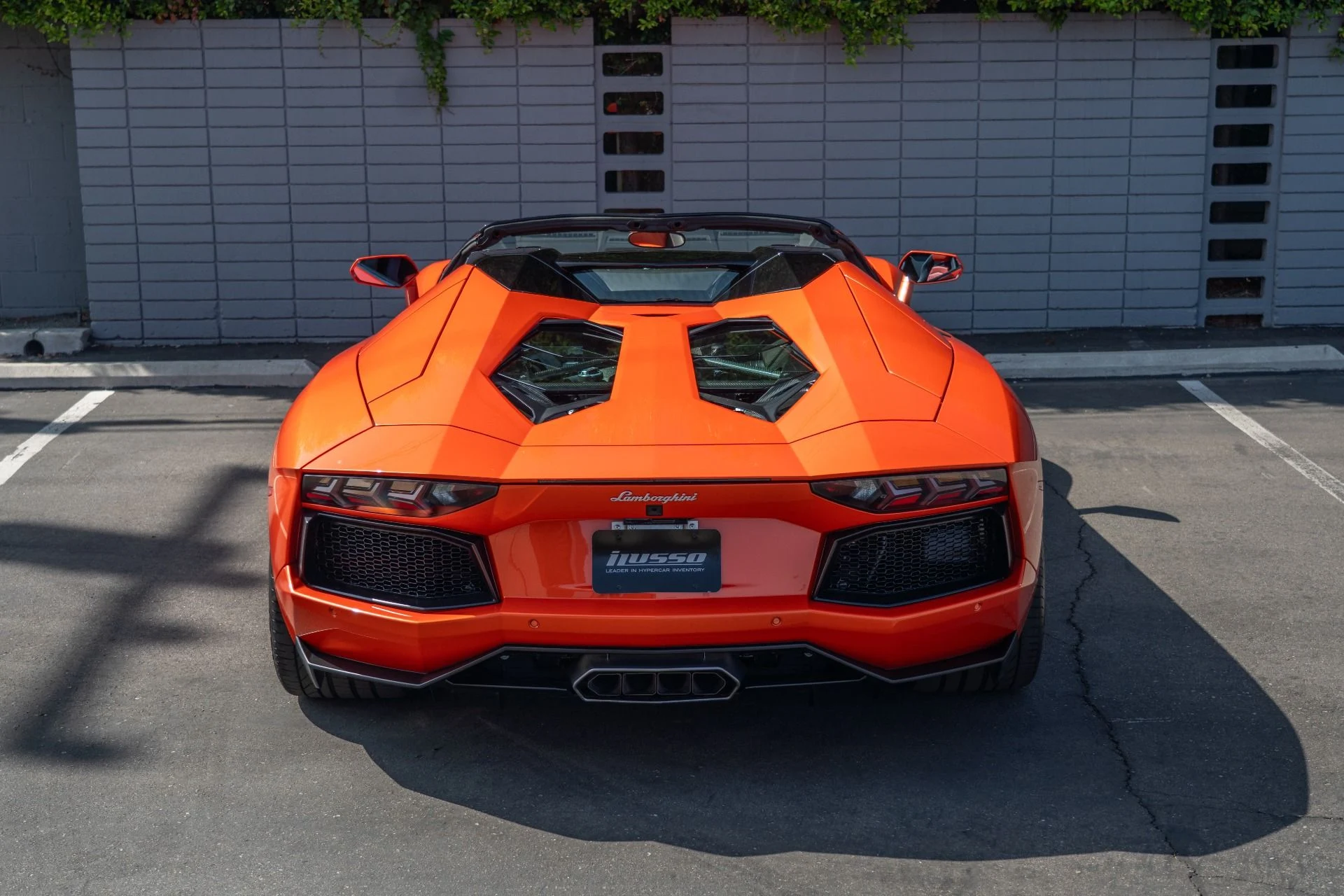mph003_2584023998_Used_2014_Lamborghini_Aventador_LP_700_4_1759878623_e3c021a460