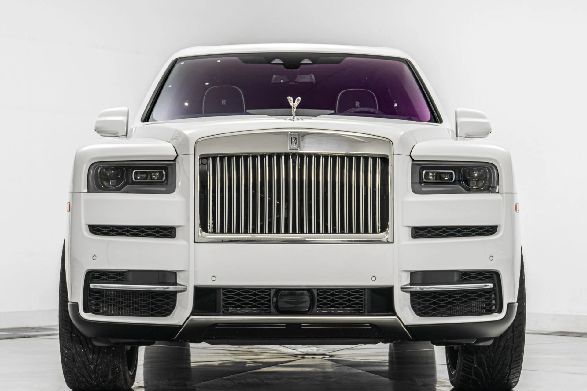 mph003_2585029966_Used_2020_Rolls_Royce_Cullinan_Polished_22_Wheels_Rear_Theatre_Configuration_Rolls_Royce_Bespoke_Audio_1771596522_cc9aa0ff0a