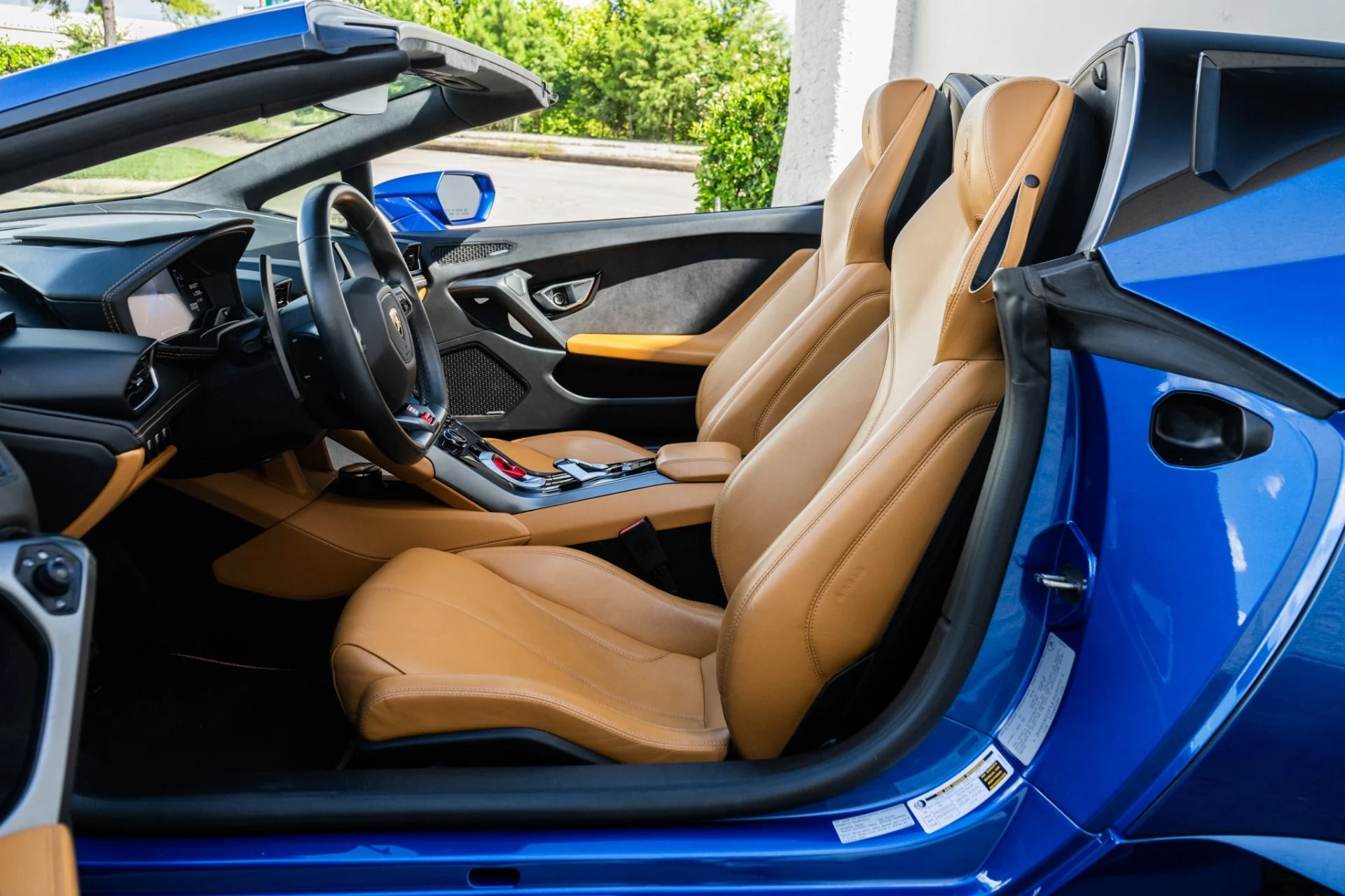 mph003_2585367041_Used_2018_Lamborghini_Huracan_LP_580_2_Spyder_1753307982_87ba1100a9