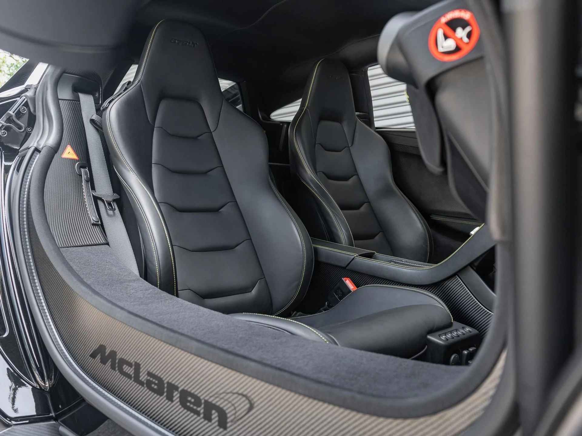 mph003_2593614438_Used_2016_Mc_Laren_675_LT_1766095574_7d724f8e5d