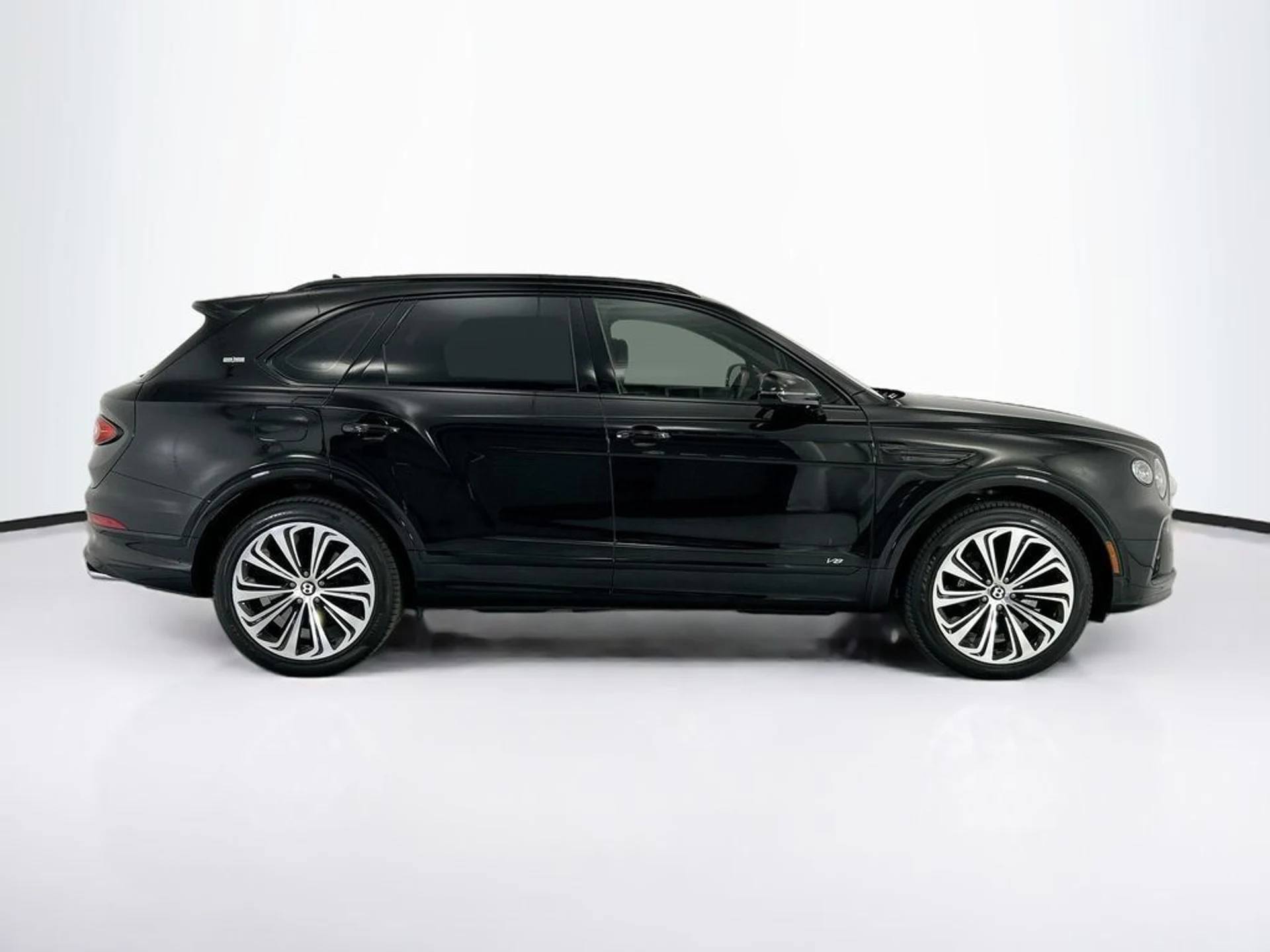 mph003_2597170581_used_2021_bentley_bentayga_v8awd_8119_23037216_4_1024_0173605303
