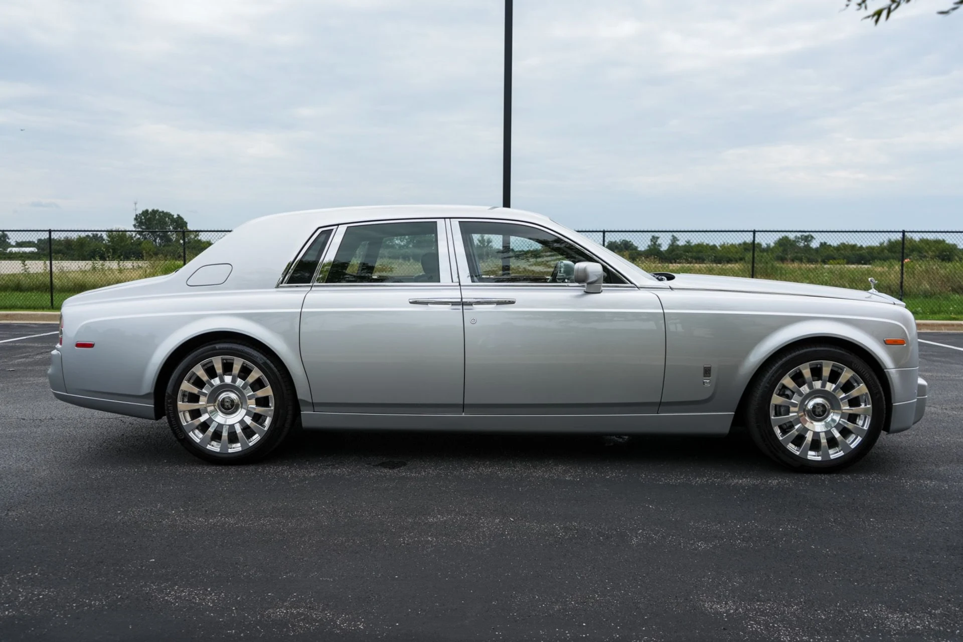 mph003_2607448038_Used_2005_Rolls_Royce_Phantom_1787087591_1a7c266f5b