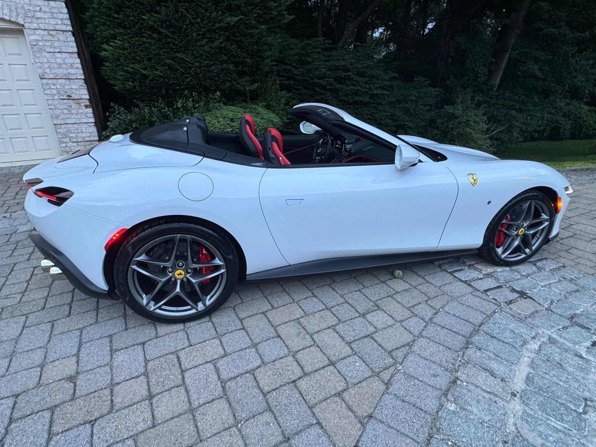 mph003_2612429450_Used_2025_Ferrari_Roma_Spider_1754506243_a5708cfdb9