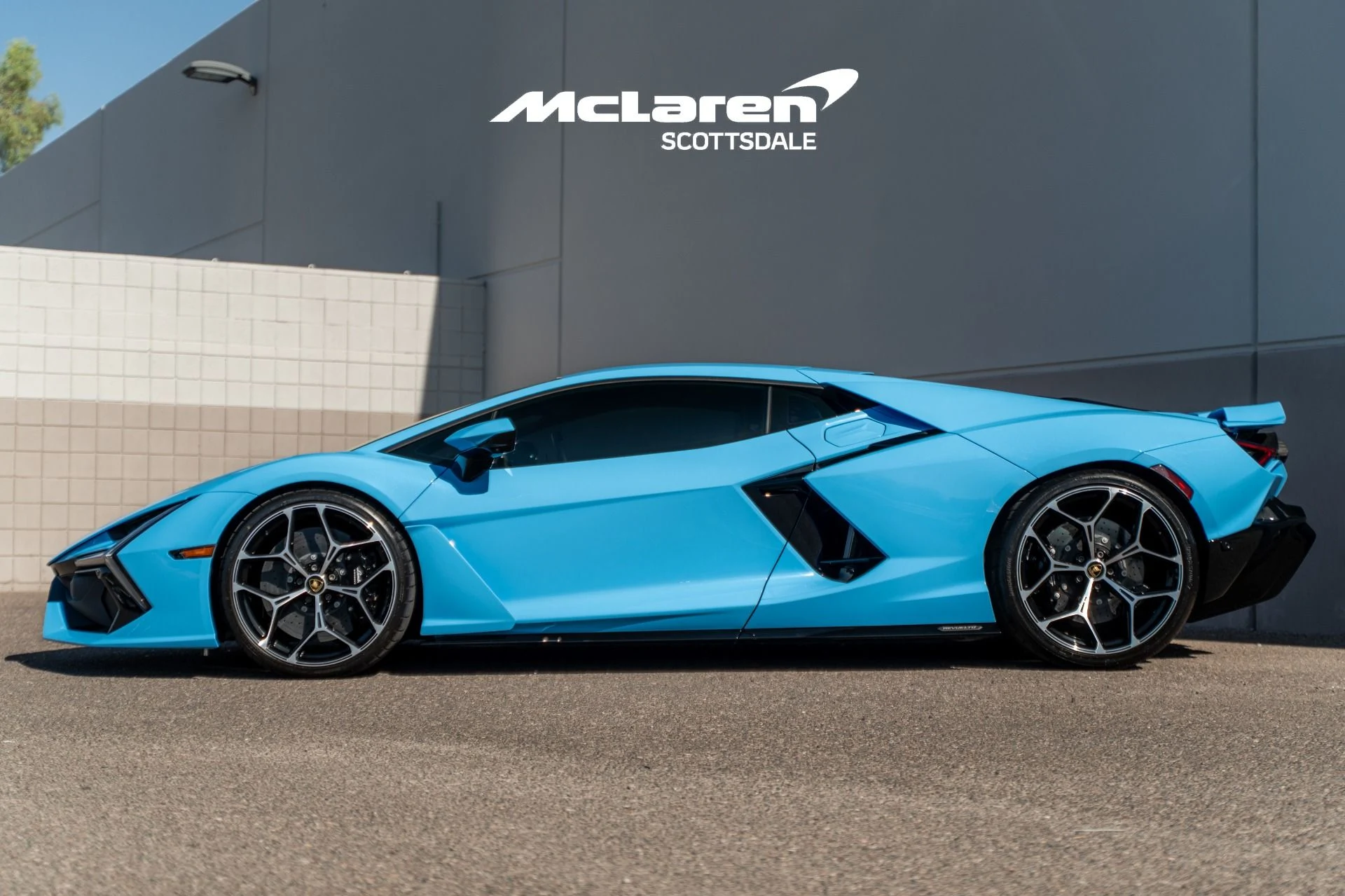 mph003_2632419516_Used_2024_LAMBORGHINI_REVUELTO_1782145845_766b11cc6d