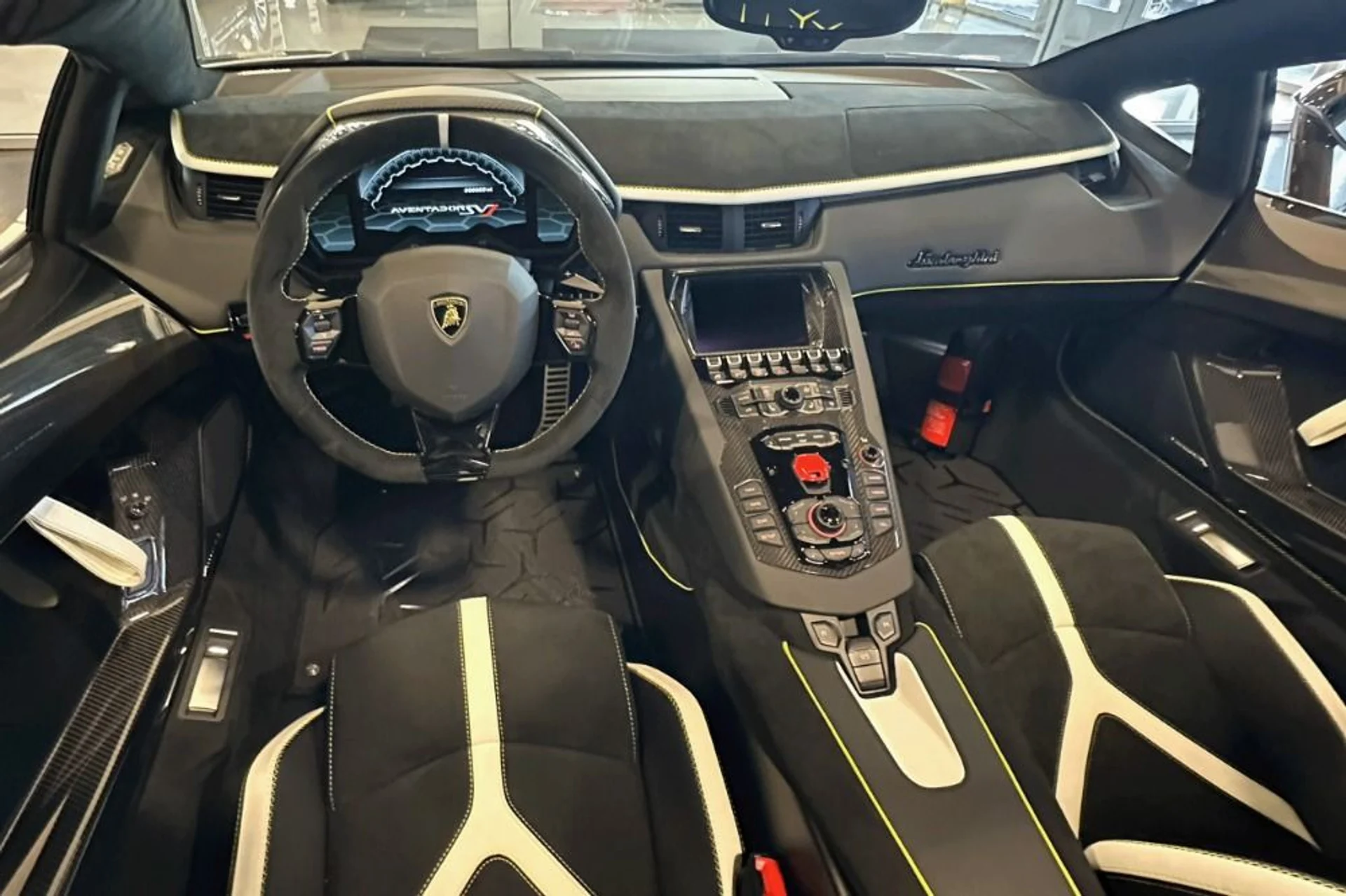 mph003_2634022056_Used_2021_Lamborghini_Aventador_LP_770_4_SVJ_1765888214_53b3243922