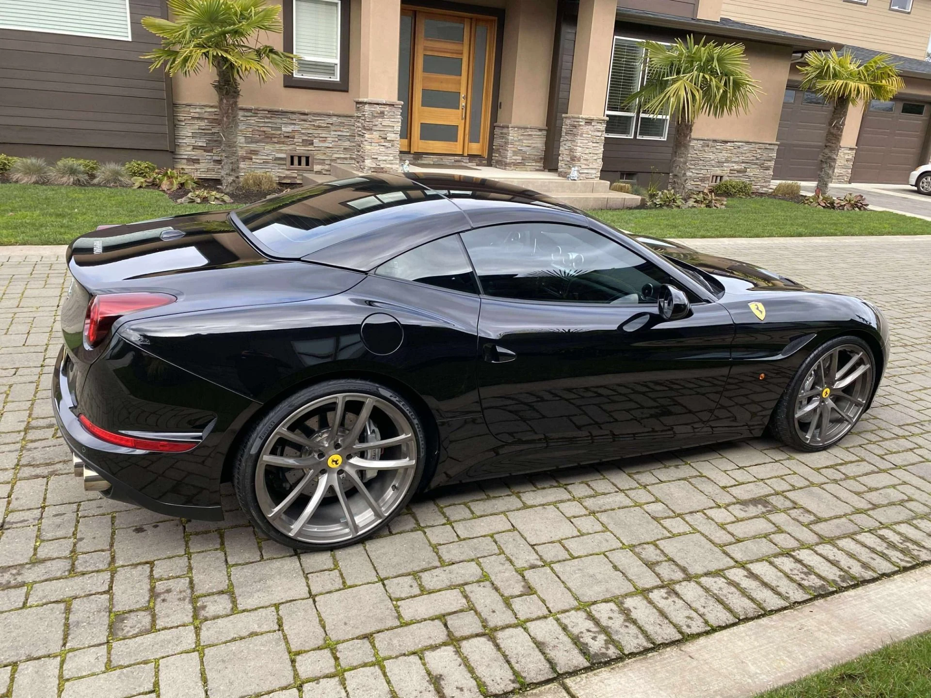 mph003_2634086527_Used_2015_Ferrari_California_T_1763595269_6619937dea